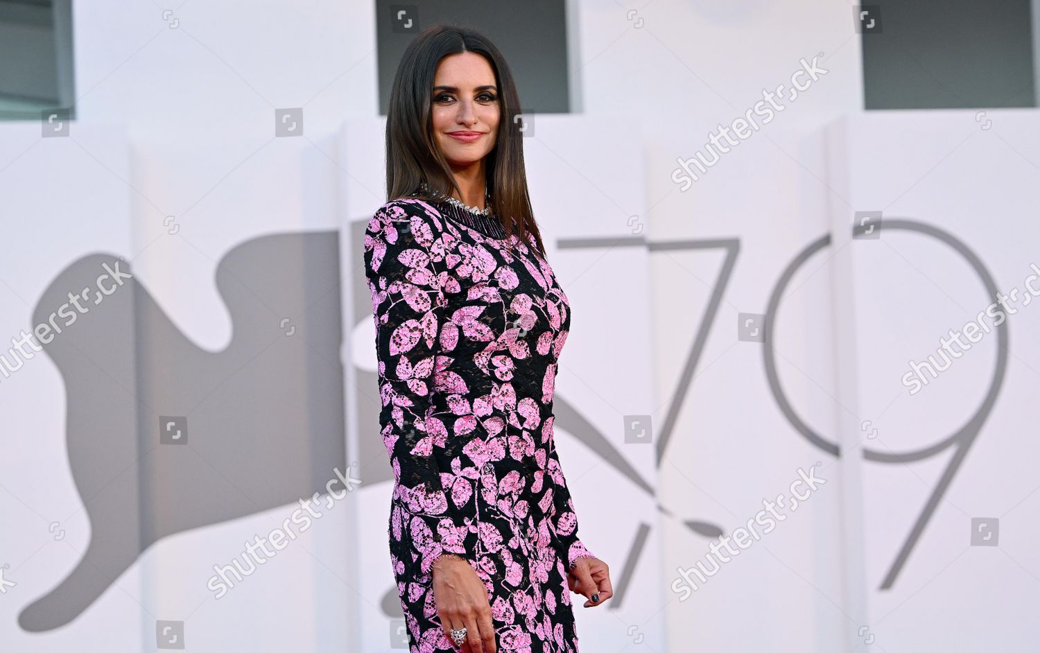 Penelope Cruz Arrives Premiere Limmensita During Editorial Stock Photo