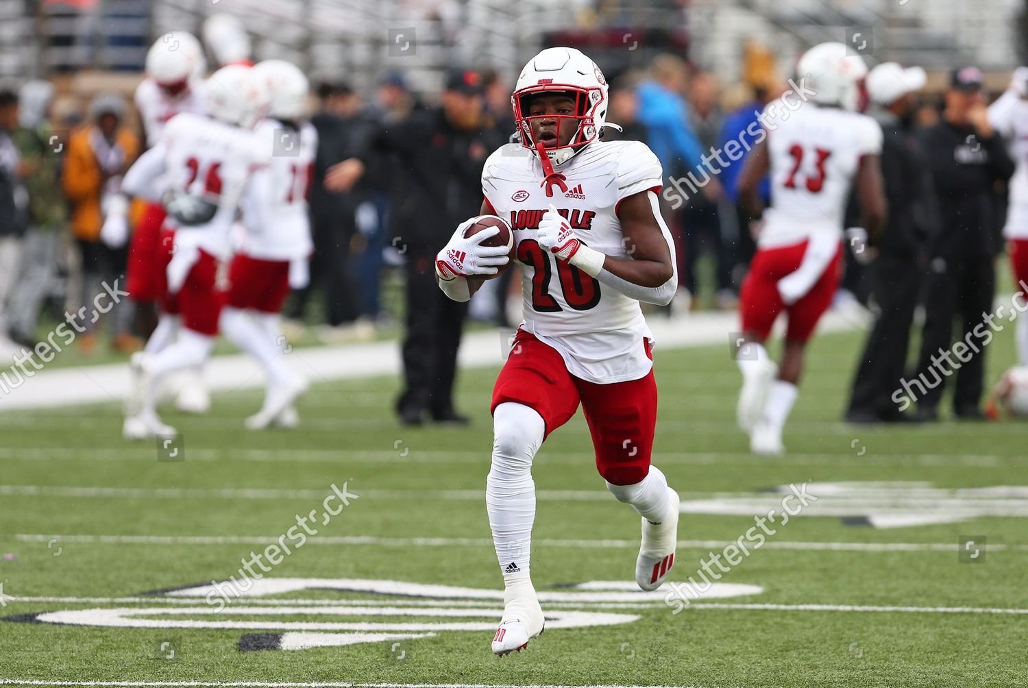 Louisville Cardinals vs Boston College Eagles - October 01, 2022