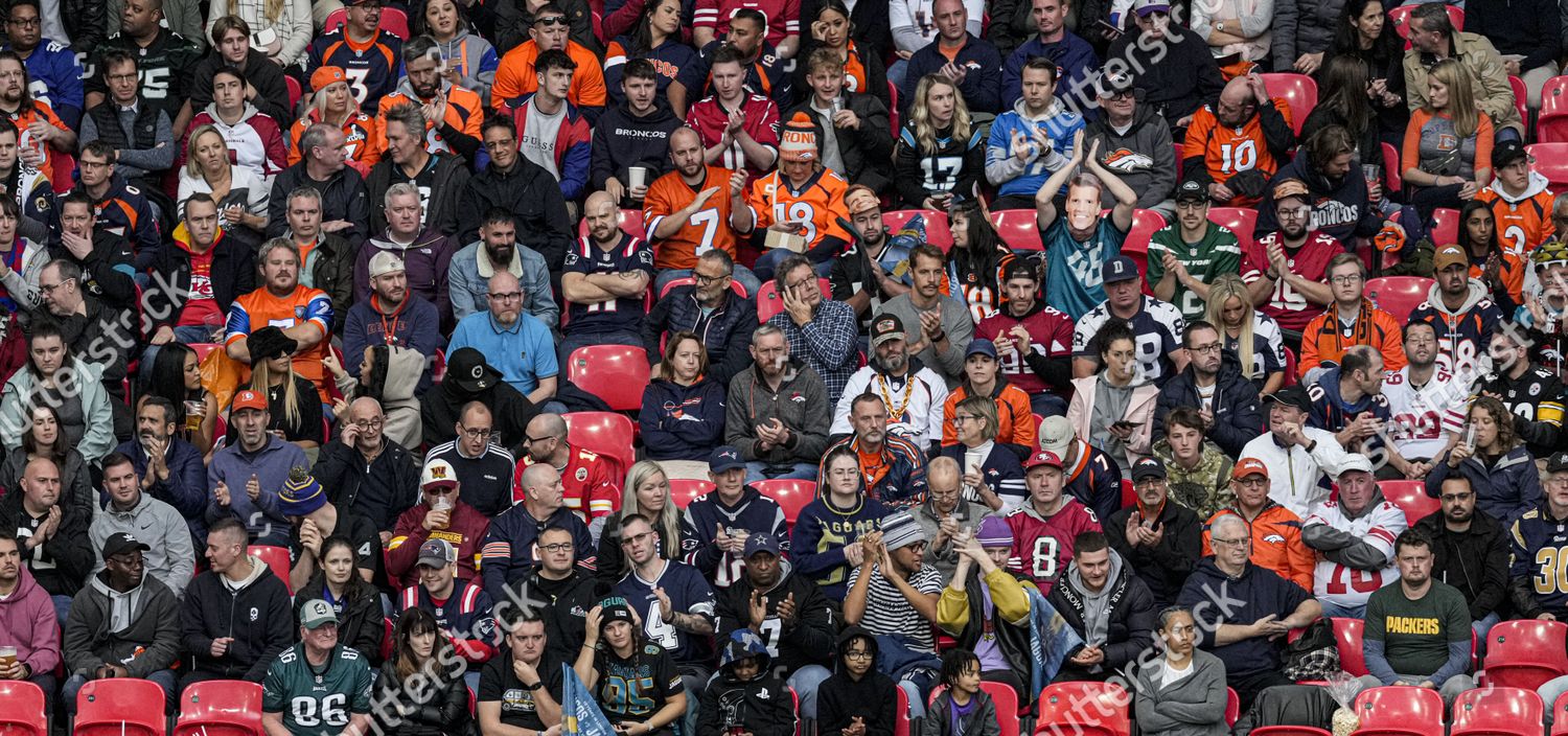 Wembley broncos jaguars fans hi-res stock photography and images - Alamy