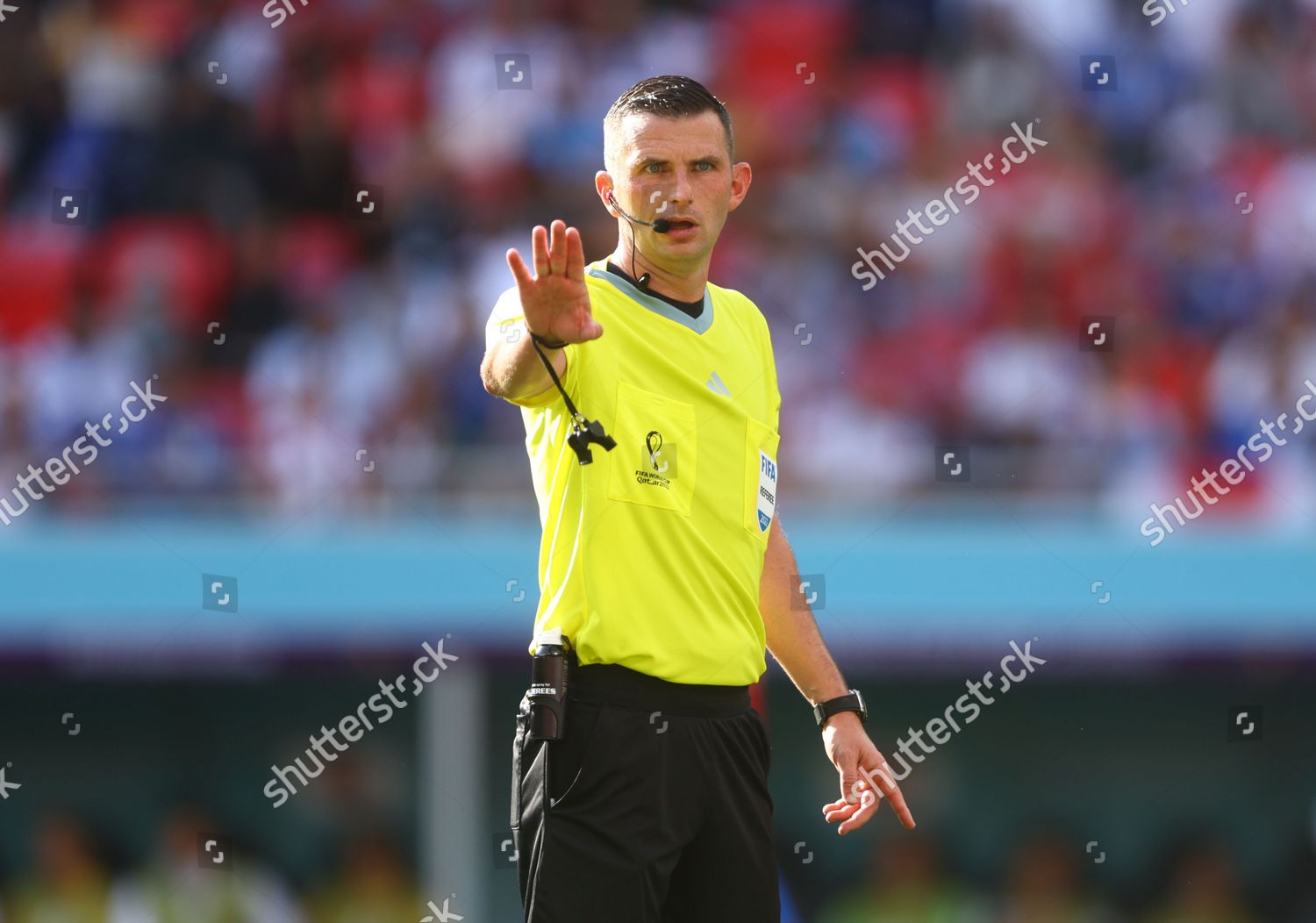 AL-RAYYAN - Referee Michael Oliver during the FIFA World Cup Qatar 2022  group E match between Japan and Costa Rica at Ahmad Bin Ali Stadium on  November 27, 2022 in Al-Rayyan, Qatar.