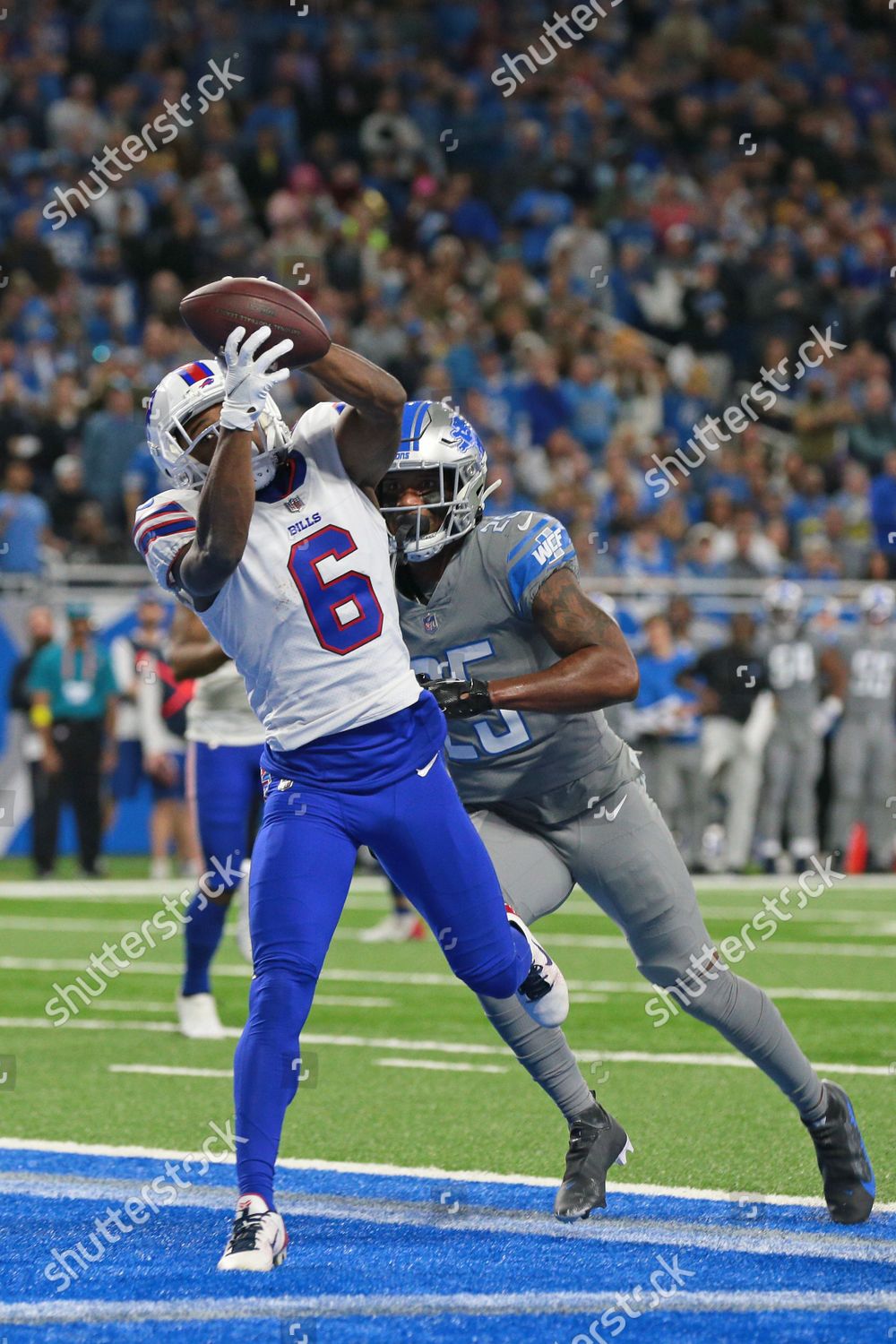 Buffalo Bills wide receiver Isaiah McKenzie (6) while playing the