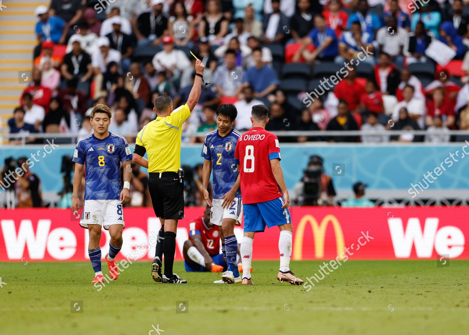 AL-RAYYAN - Referee Michael Oliver during the FIFA World Cup Qatar 2022  group E match between Japan and Costa Rica at Ahmad Bin Ali Stadium on  November 27, 2022 in Al-Rayyan, Qatar.