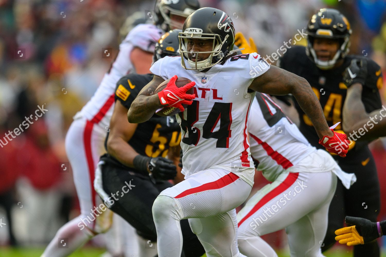 Atlanta Falcons running back Cordarrelle Patterson (84) runs