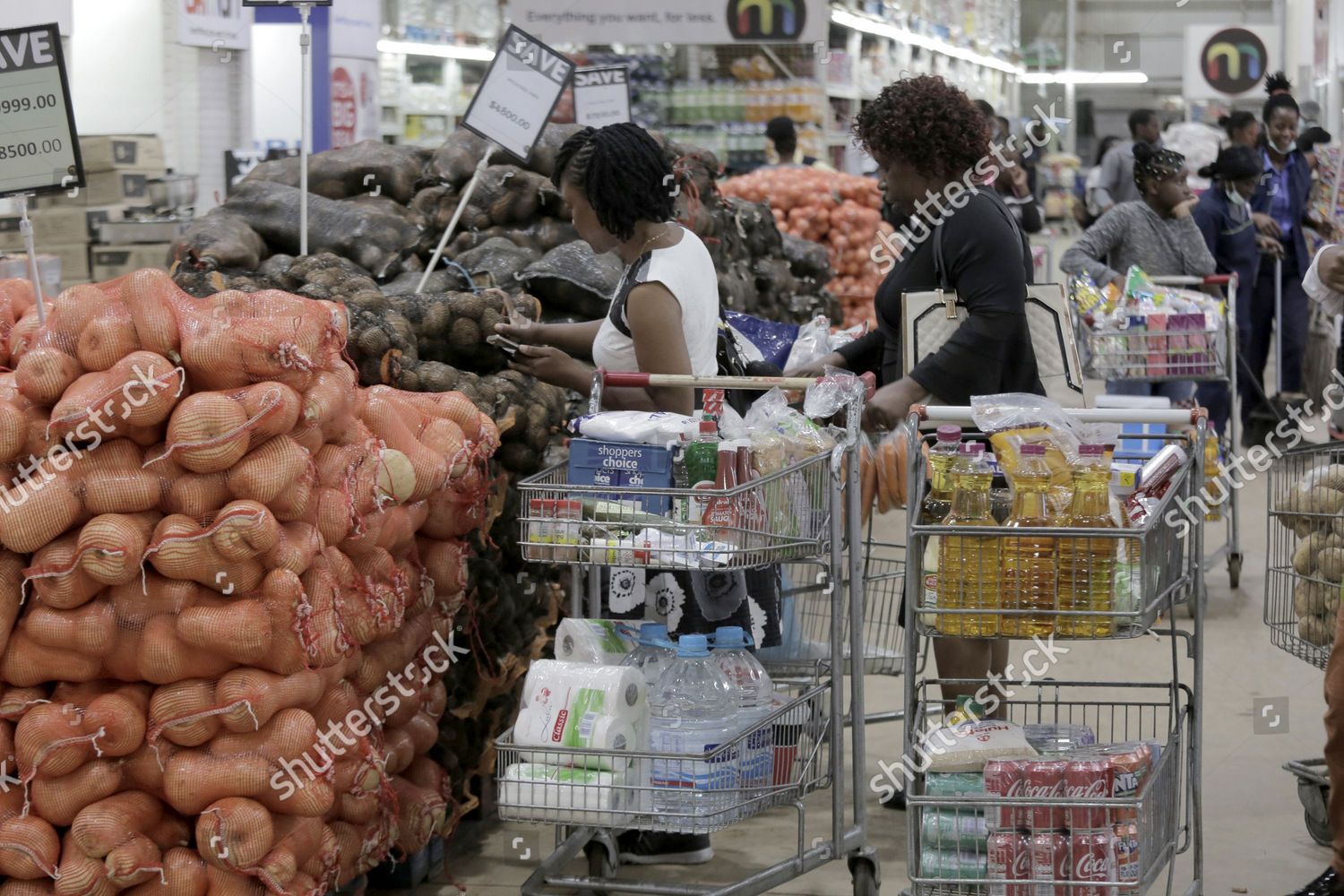 Customers Shop Vegetables Supermarket Harare Zimbabwe Editorial Stock