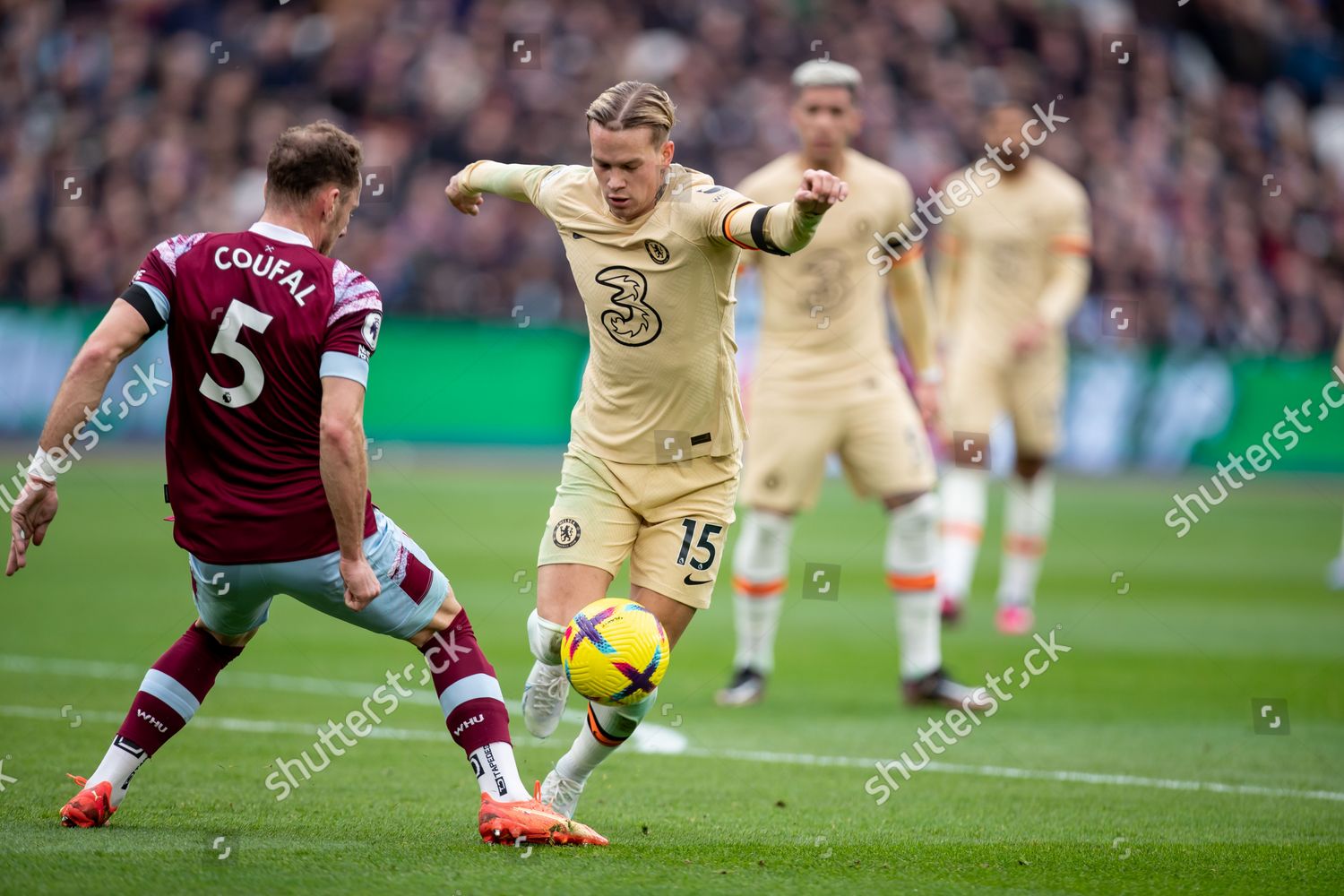 Mykhailo Mudryk Chelsea Controls Ball During Editorial Stock Photo ...