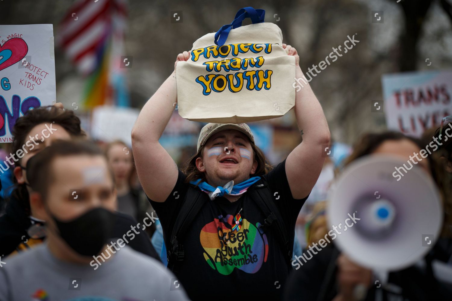 Queer Transgender Youth March Union Station: редакционная стоковая  фотография — стоковое изображение | Shutterstock