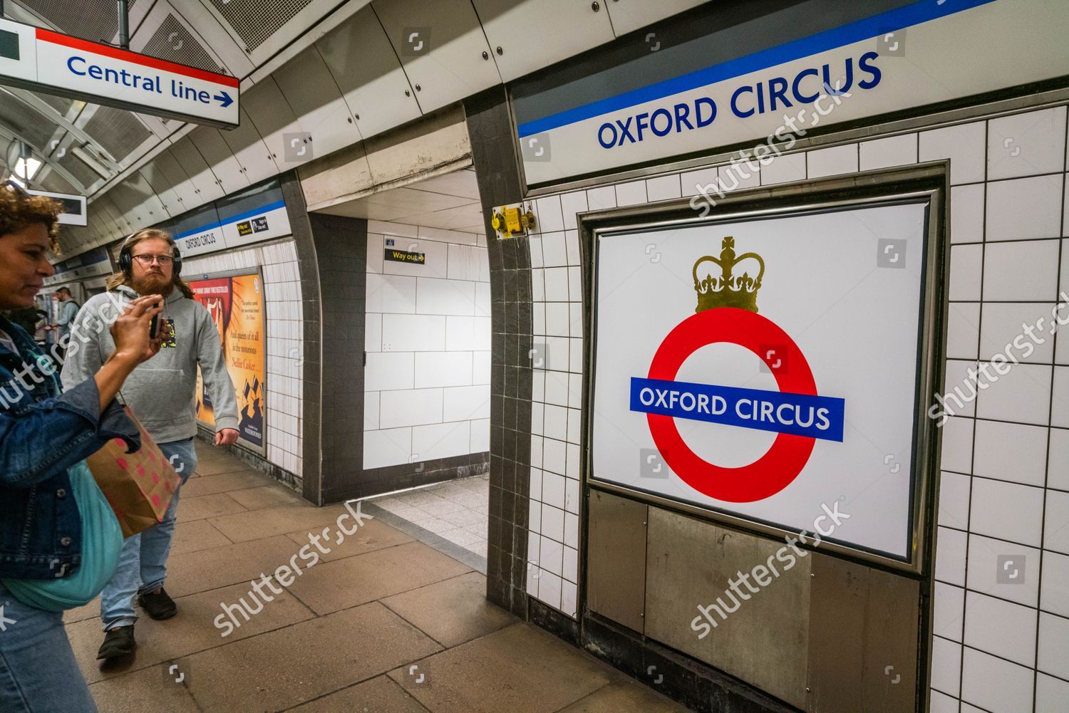 Iconic Roundel Logo Oxford Circus Undergound Editorial Stock Photo ...