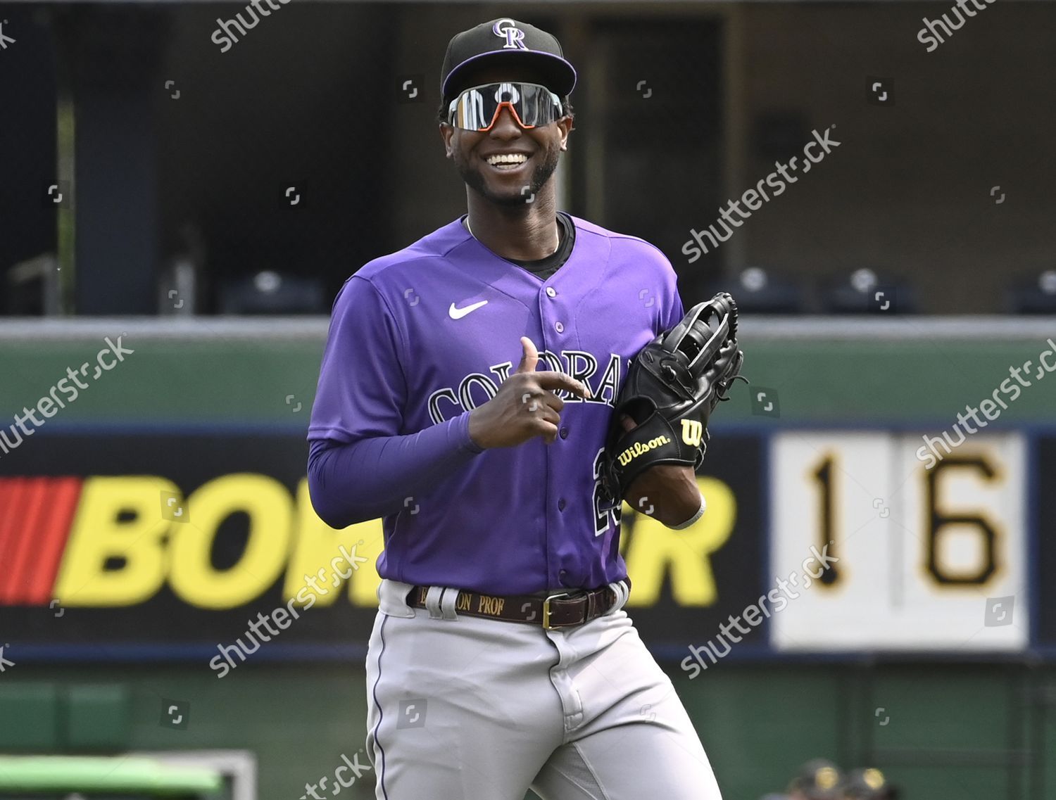 Colorado Rockies left fielder Jurickson Profar (29) runs to the