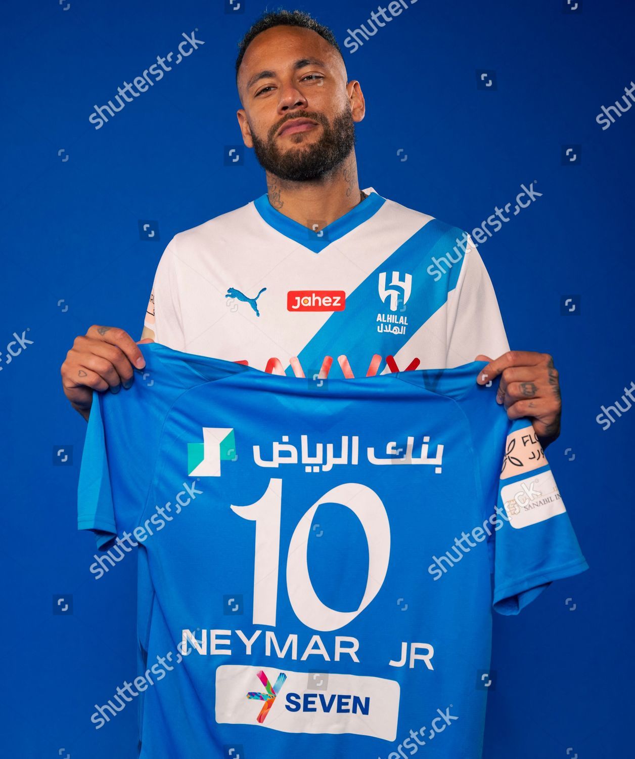 Saudi Arabia: Neymar jerseys sell out in Riyadh