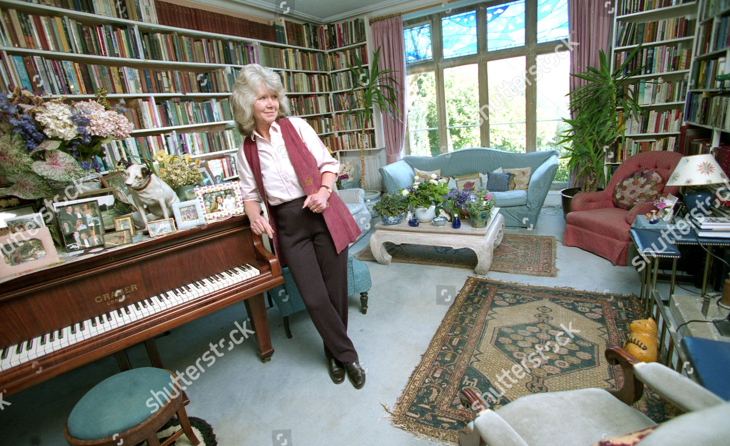 45+ Jilly Cooper House Gif