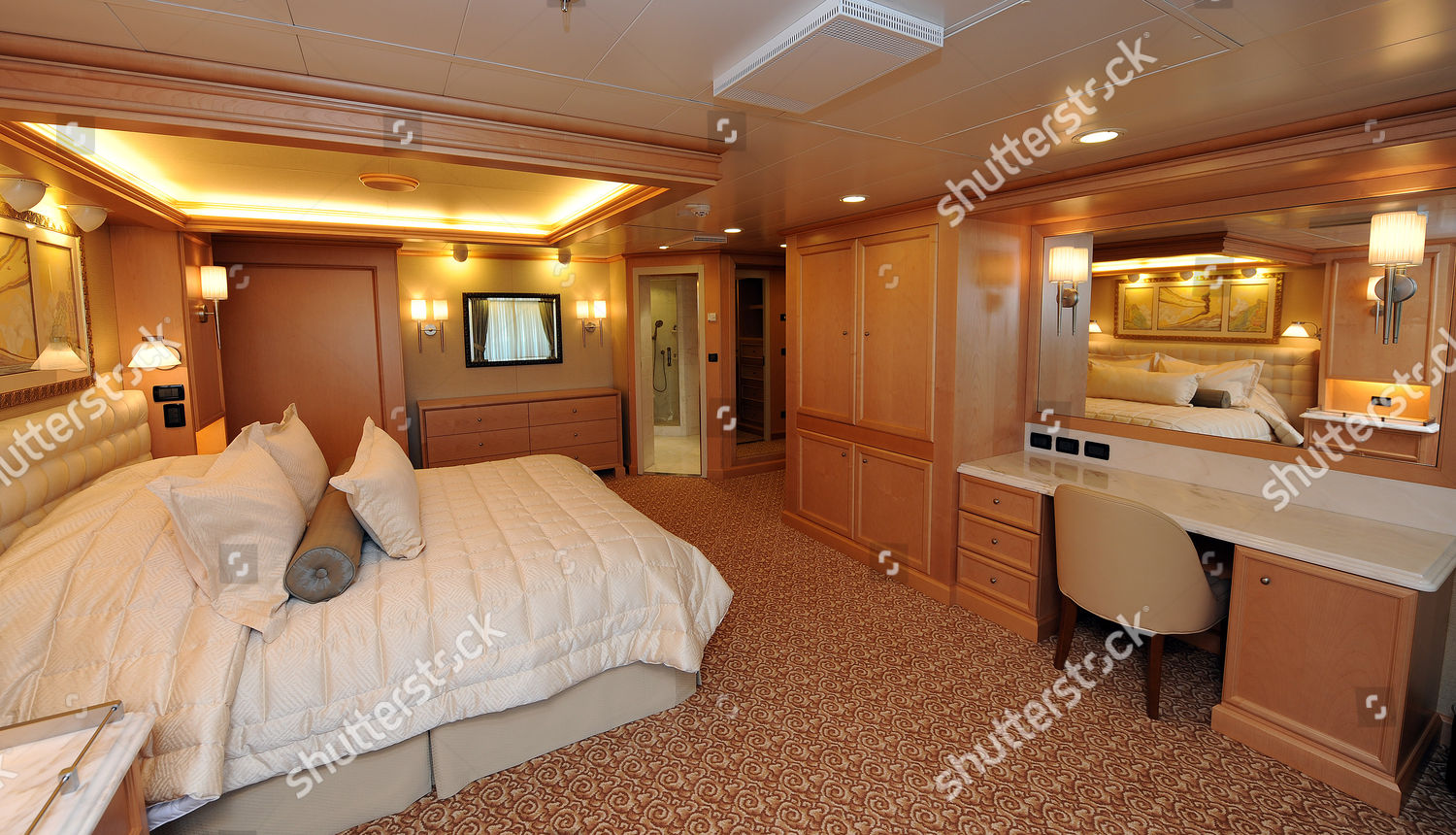 Interior Cunards New Liner Queen Elizabeth Bedroom Editorial