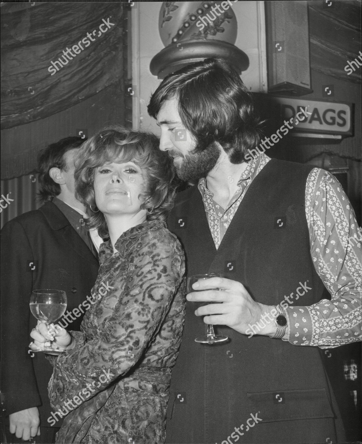actors-jill-st-john-and-george-lazenby-at-the-weekend-mail-ball-1970-shutterstock-editorial-1567972a.jpg