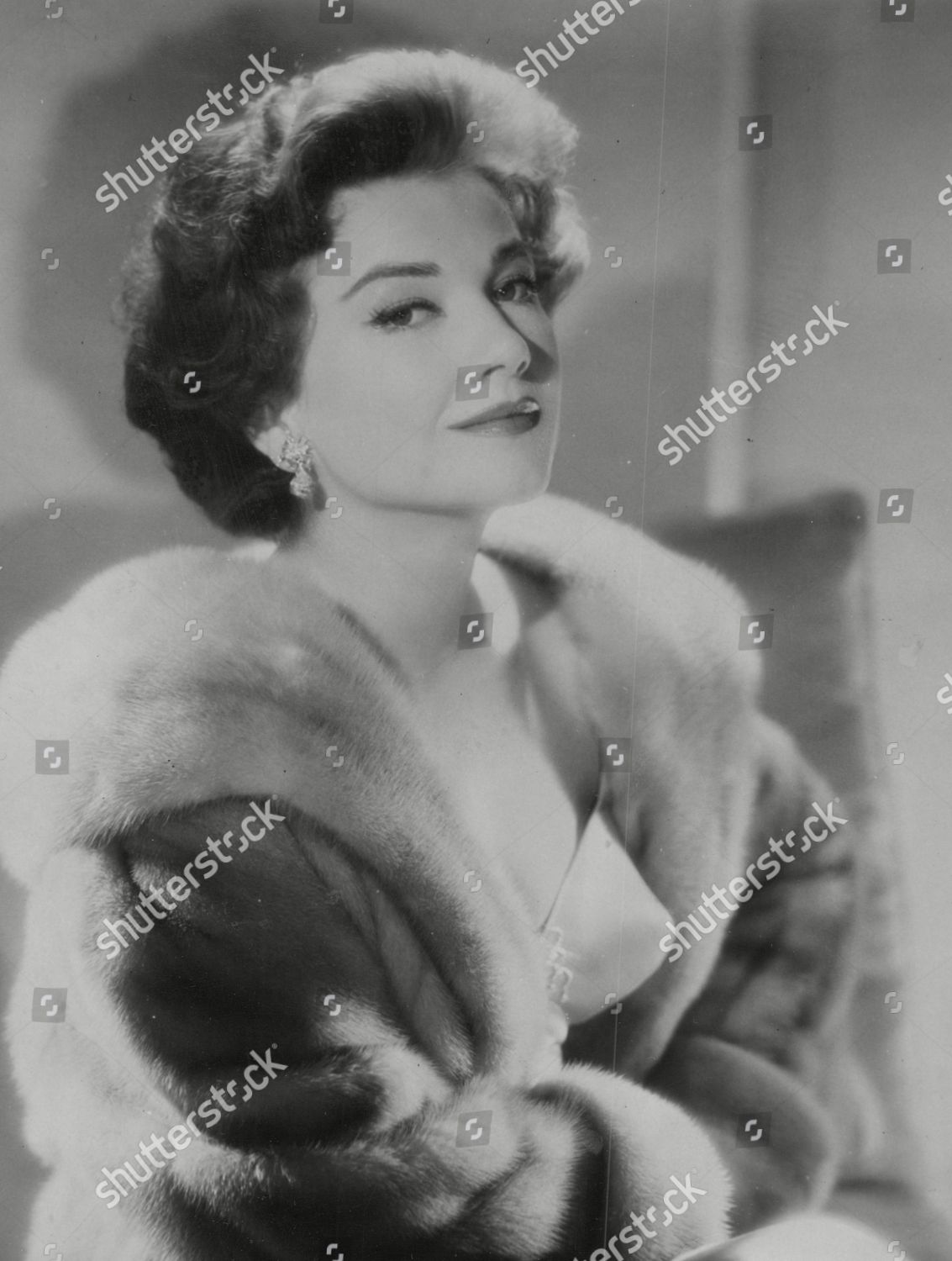 Anne Baxter guest in the house