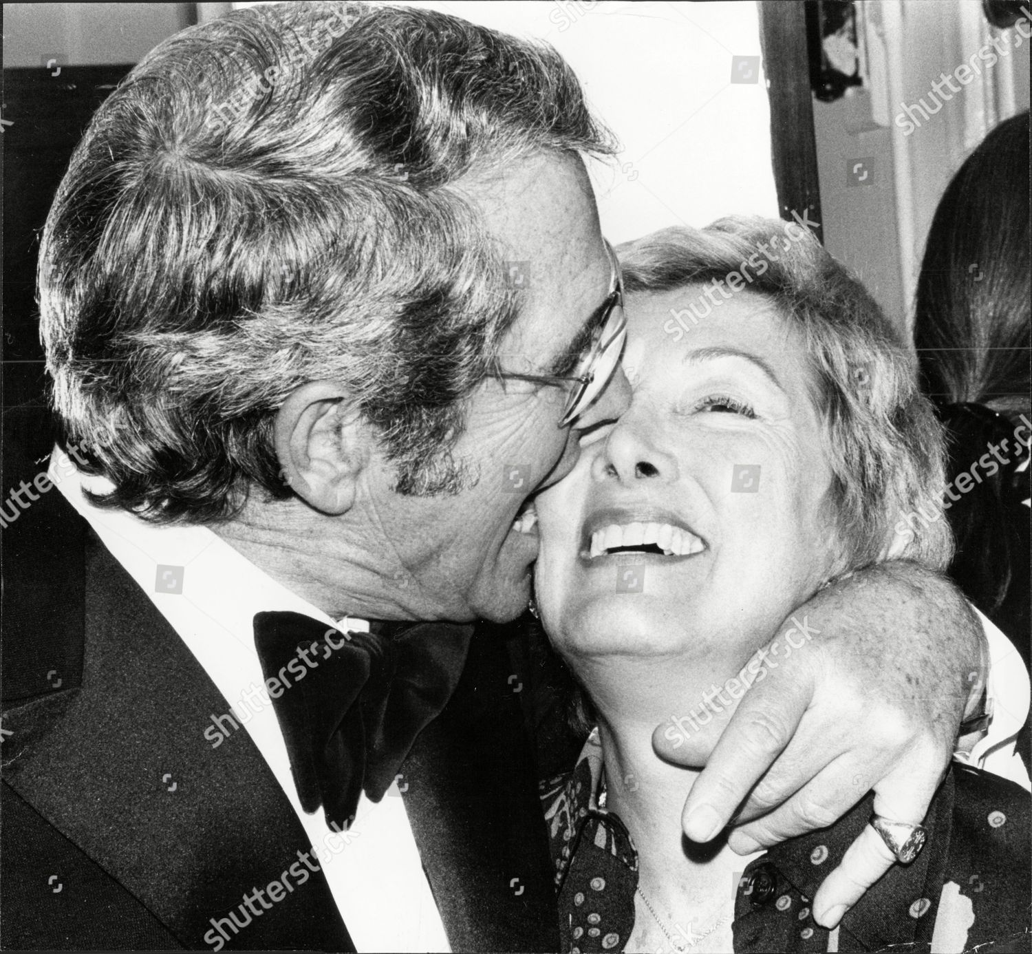 PERRY COMO SINGER EMBRACES HIS WIFE Editorial Stock Photo Stock Image