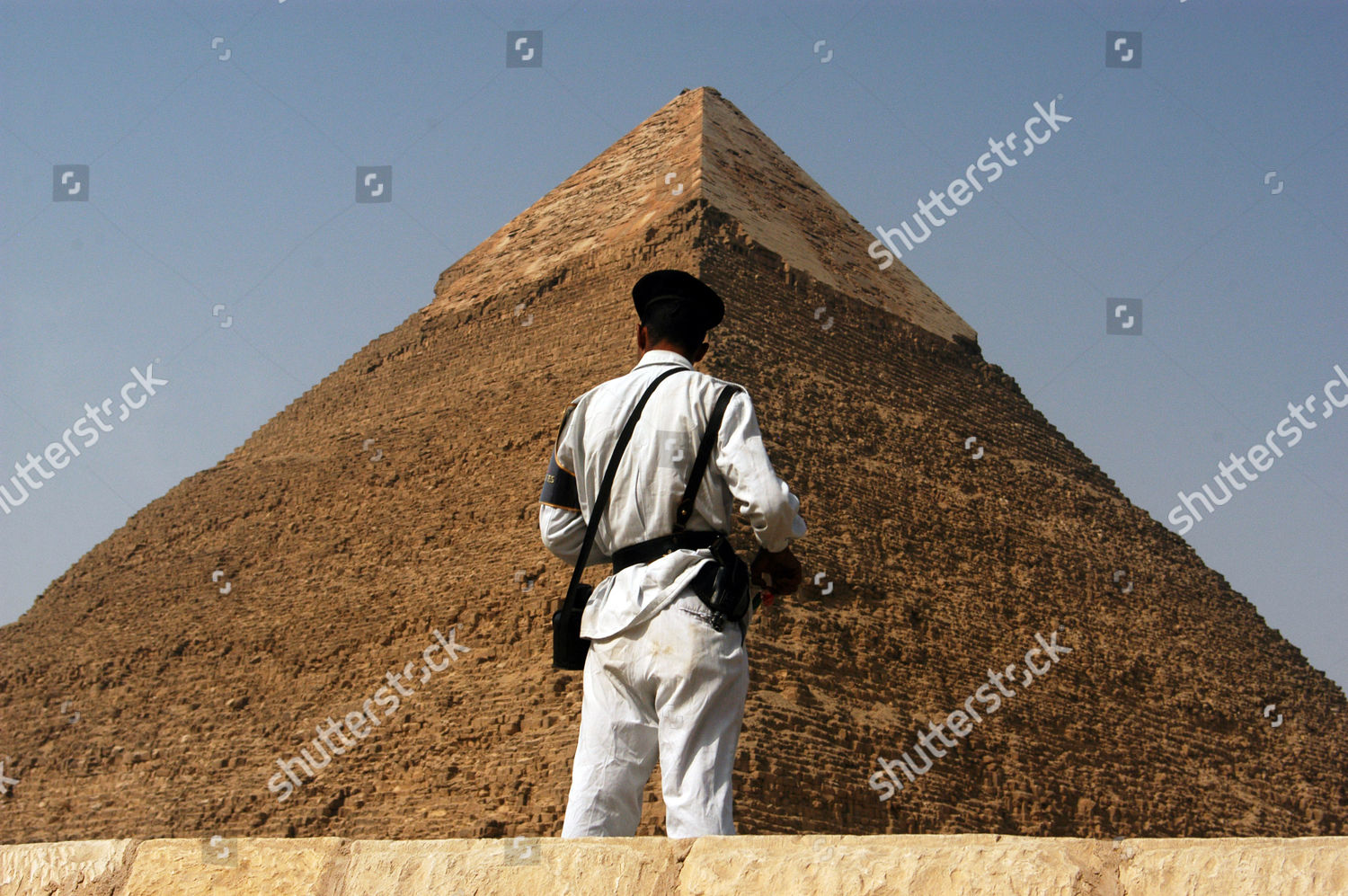 Egyptian Tourist Police Guards Pyramid Khufu Editorial Stock Photo