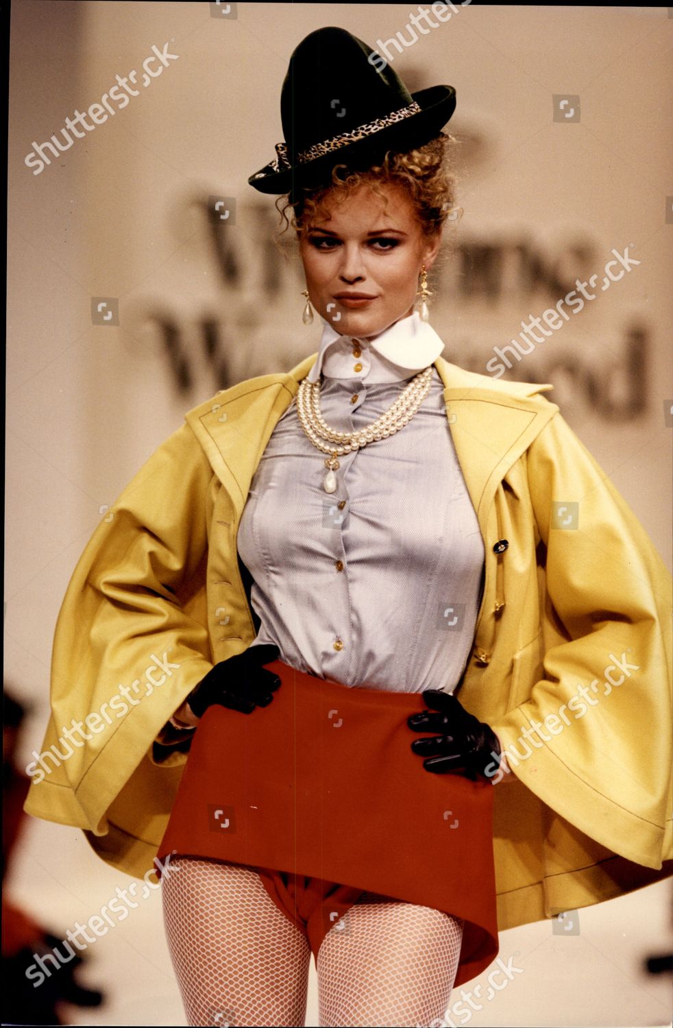 Vivienne Westwood Fall 1994 Ready-to-Wear Collection  Vivienne westwood  fashion, Vivienne westwood, Fashion
