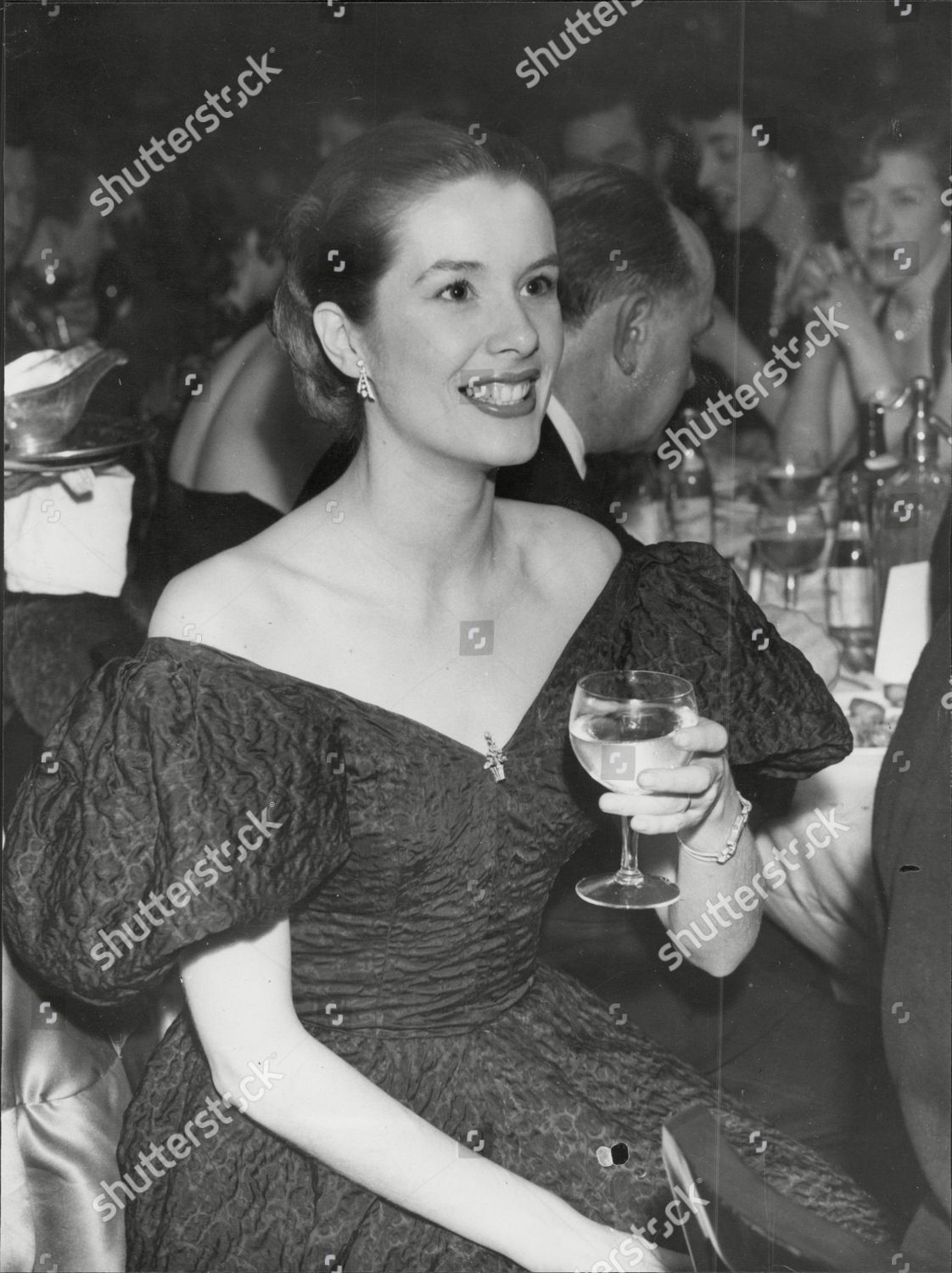 Sally Ann Howes (born 1930) Sally Ann Howes (born 1930)