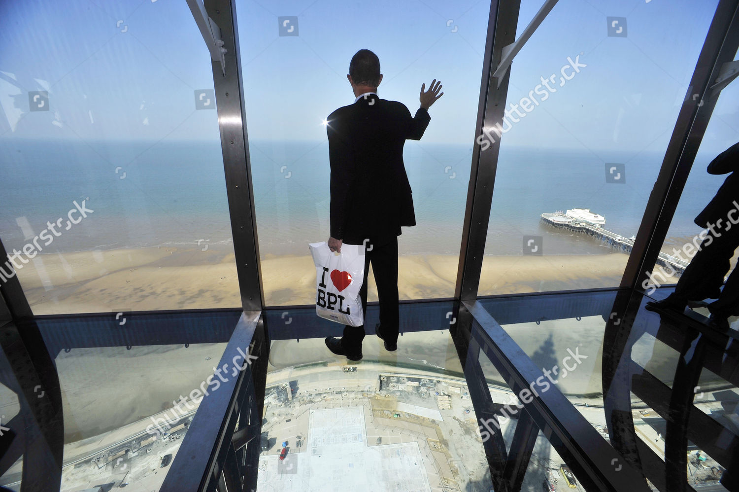 Fotos De Relaunch Blackpool Tower Eye Unveils Full Foto Stock Editorial fotos-de-relaunch-blackpool-tower-eye-unveils-full-foto-stock-editorial