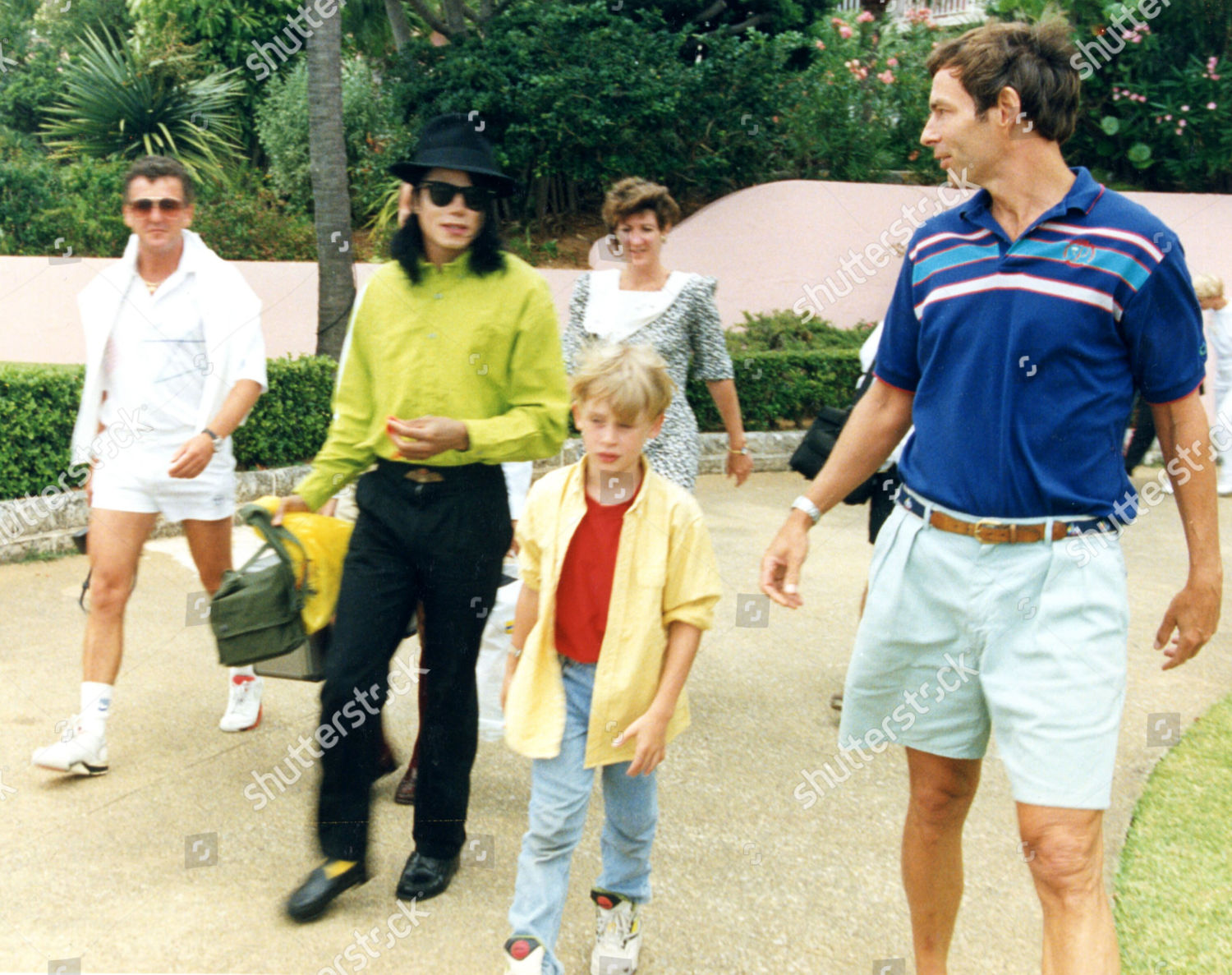 michael jackson macaulay culkin shirt