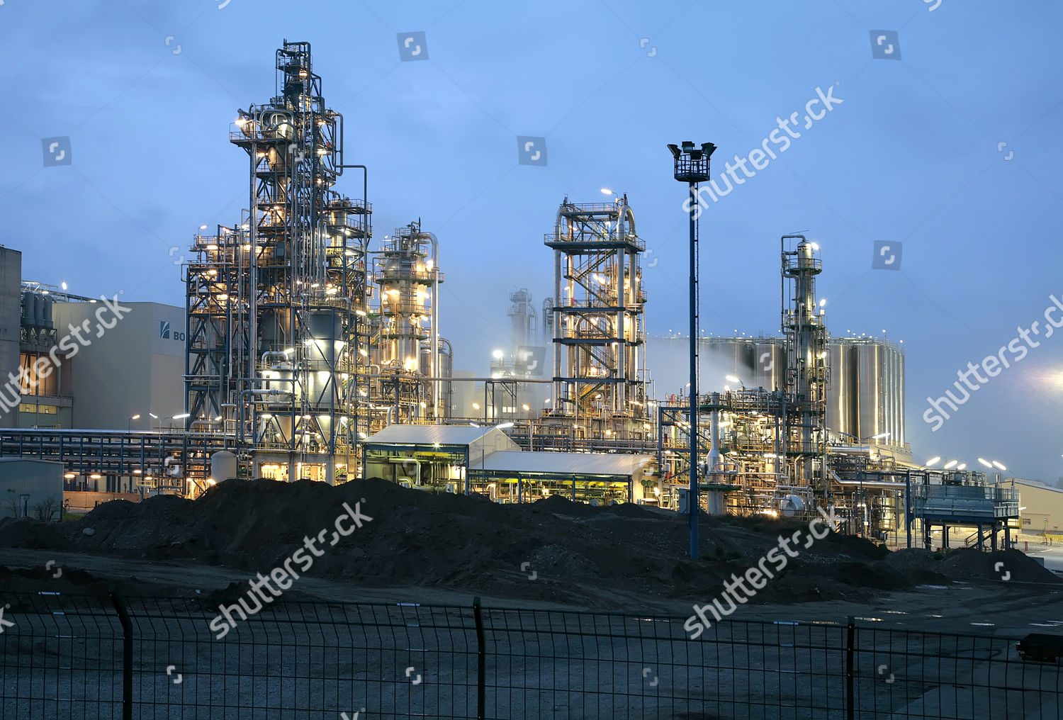Oil Refinery Omv Aktiengesellschaft Schwechat Vienna Austria Editorial Stock Photo Stock Image Shutterstock