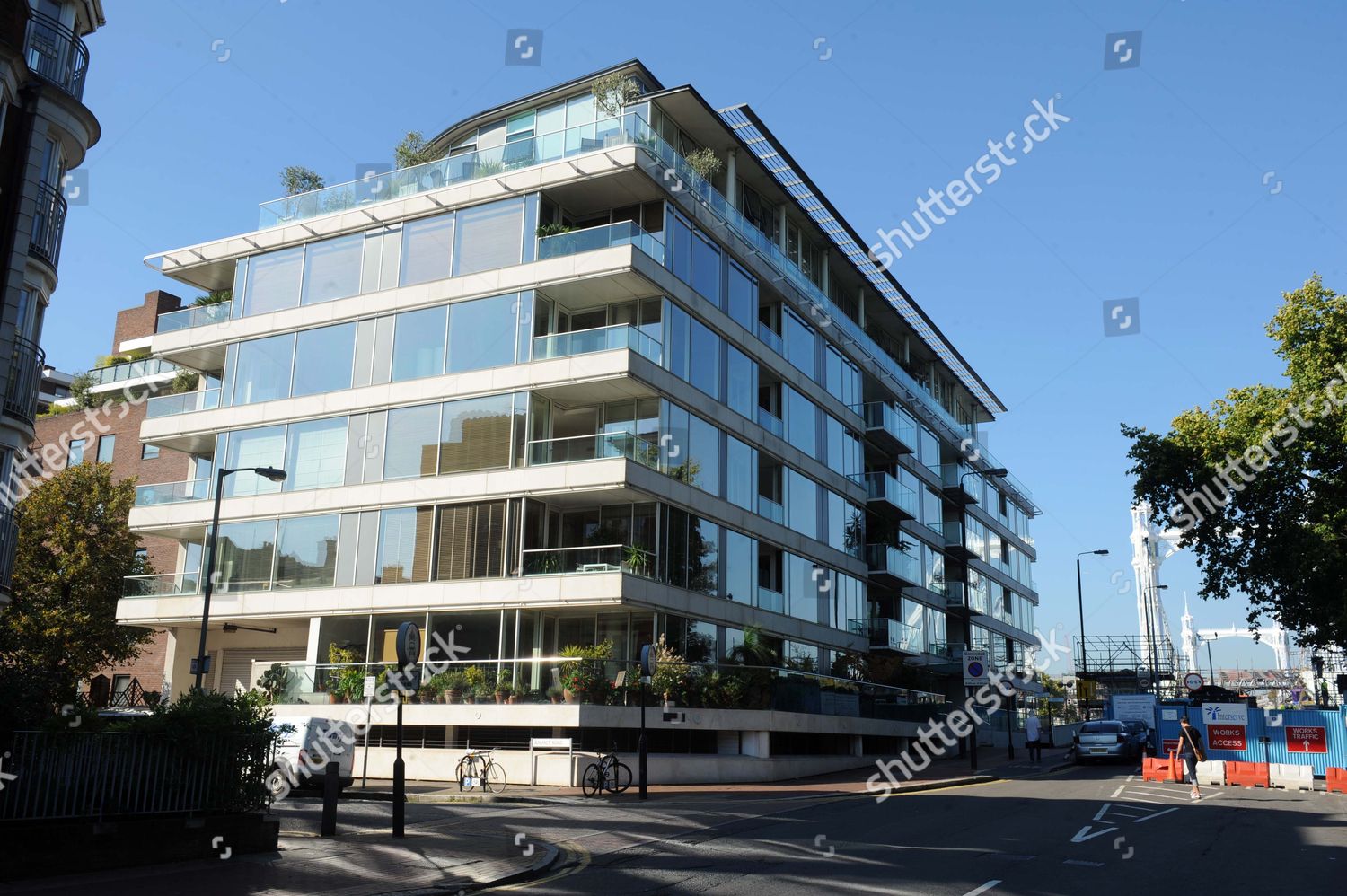 Albert Bridge House Near Battersea Relation Editorial Stock Photo