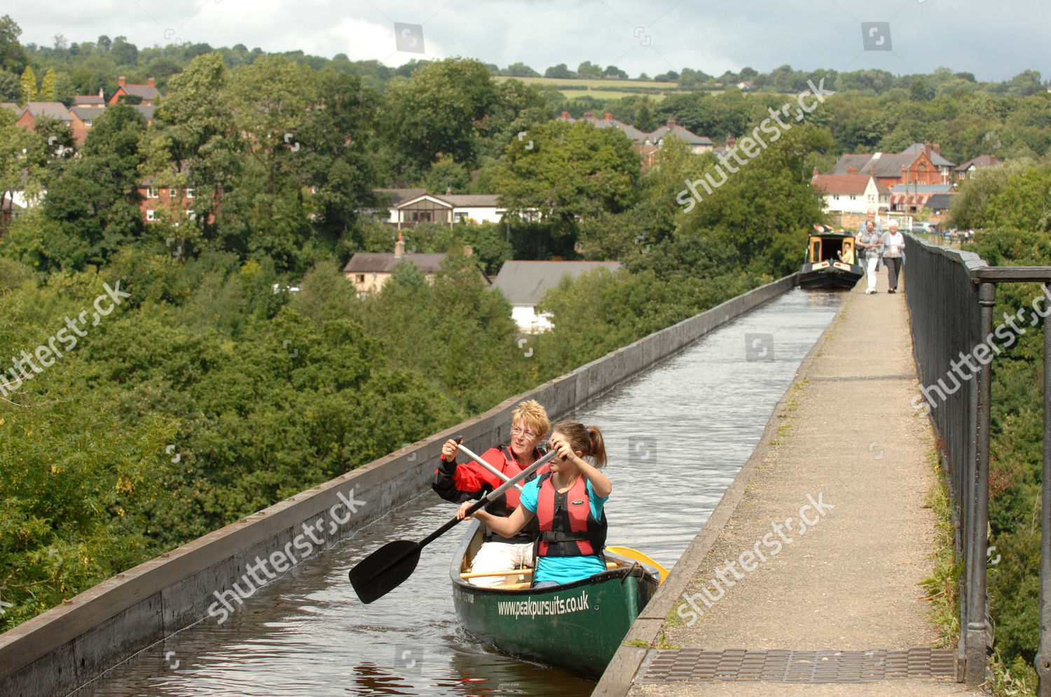 Canoeist Crossing River Dee Via Pontcysyllte Editorial Stock Photo ...