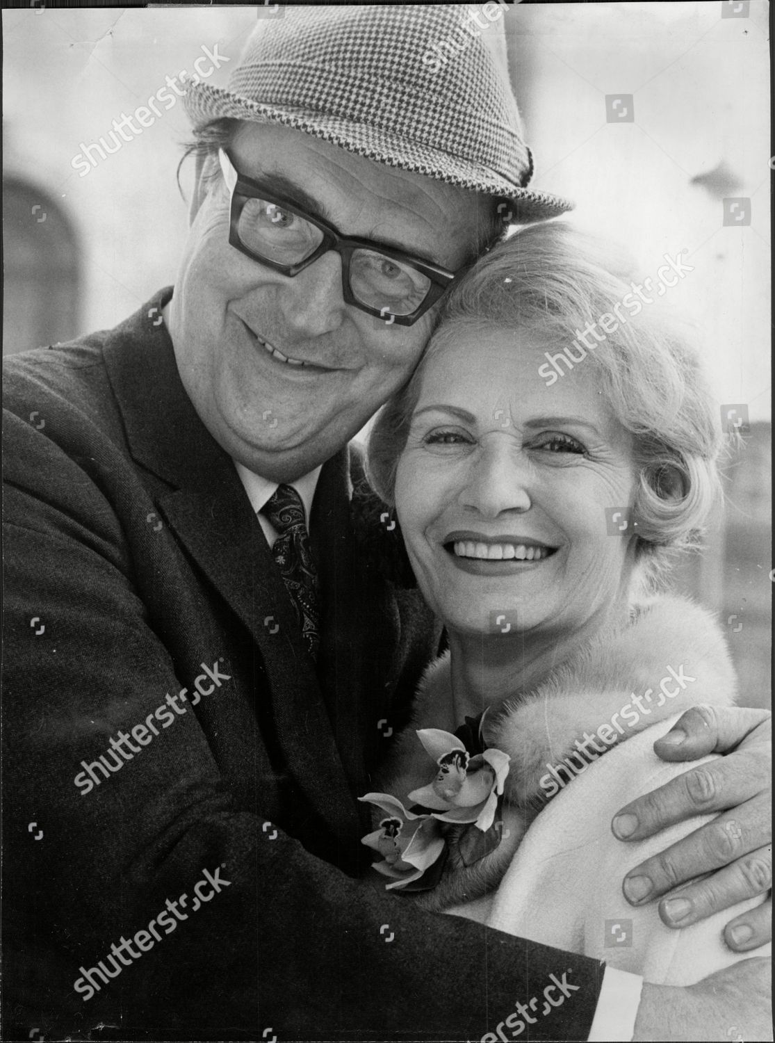 Betty Astell Betty Astell new foto Betty Astell Betty Astell new foto