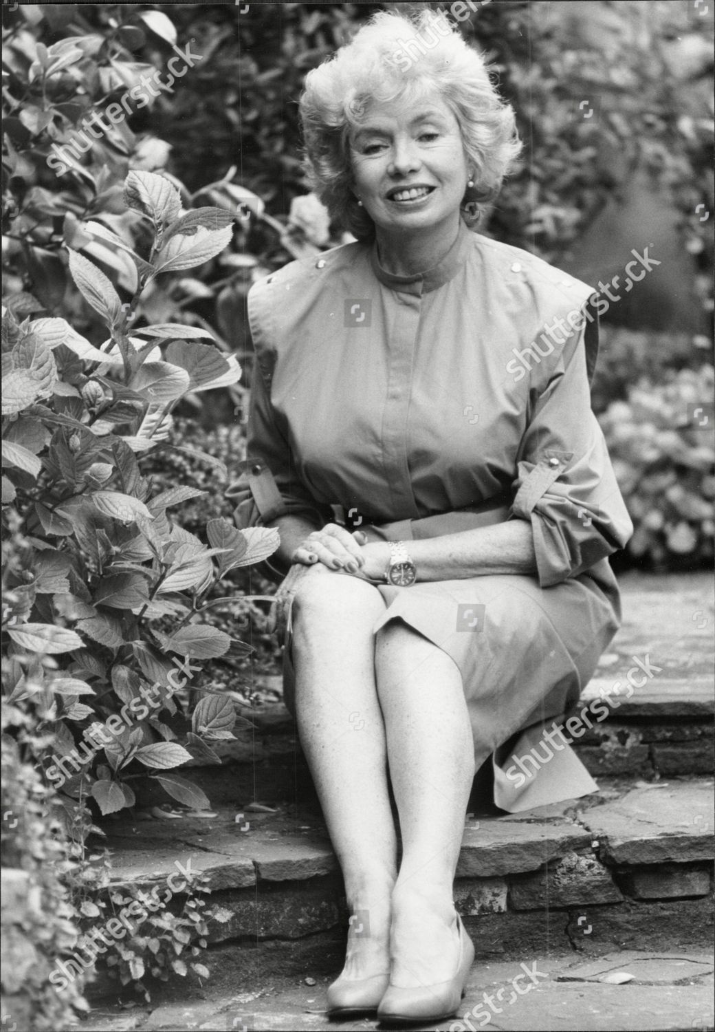 Yolande Donlan Yolande Donlan new foto Yolande Donlan Yolande Donlan new picture