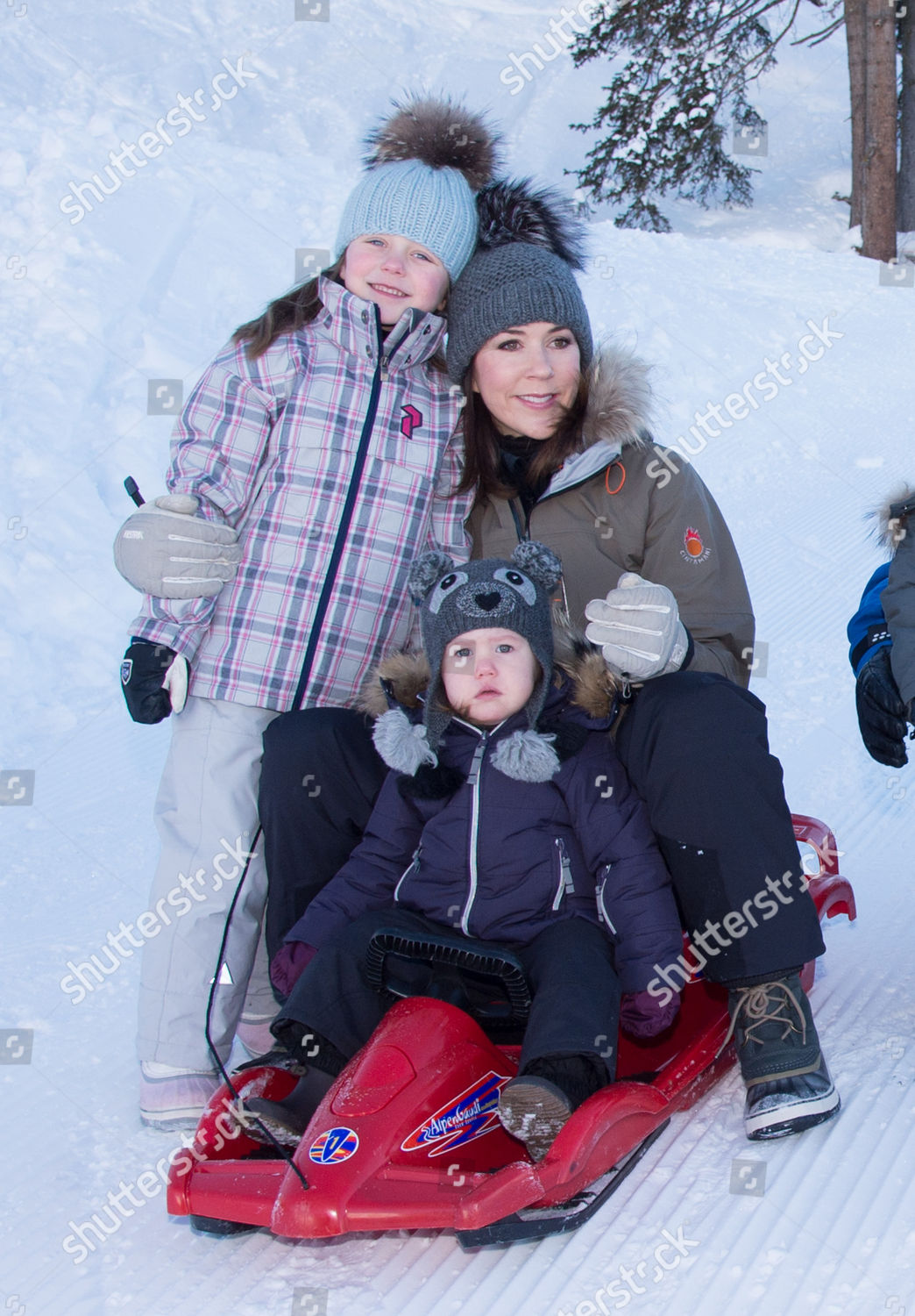 danish-royals-photocall-on-their-skiing-holiday-verbier-ski-resort-switzerland-shutterstock-editorial-2132396f.jpg
