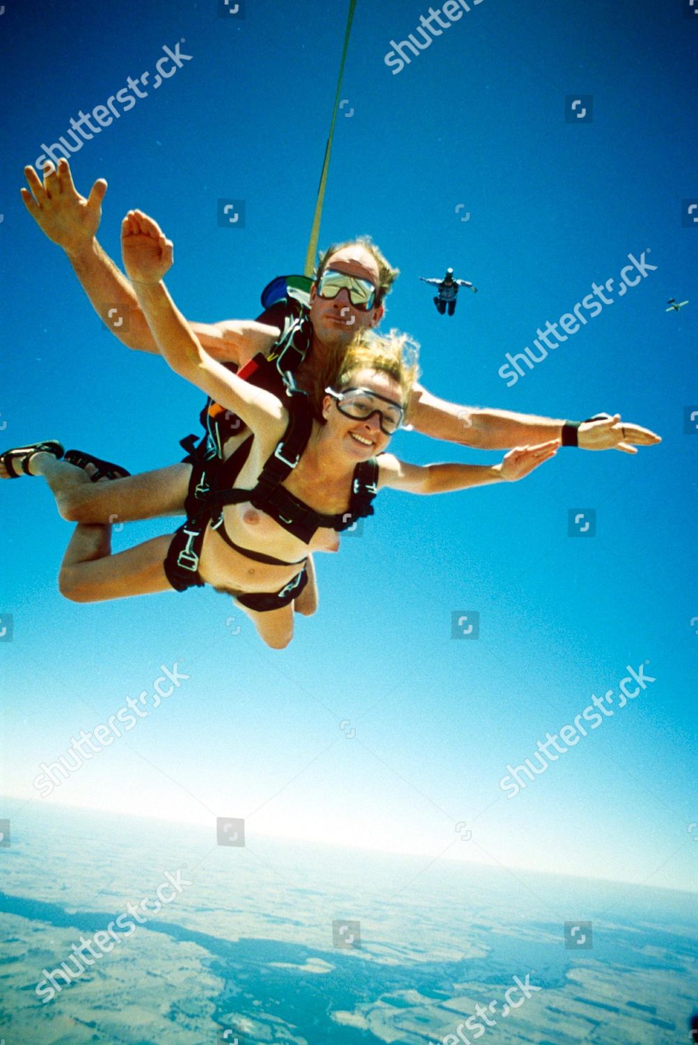 Nude skydiving