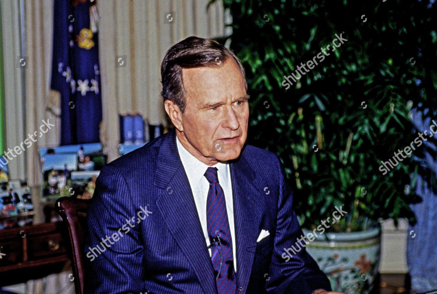 President George Hw Bush Oval Office Editorial Stock Photo - Stock