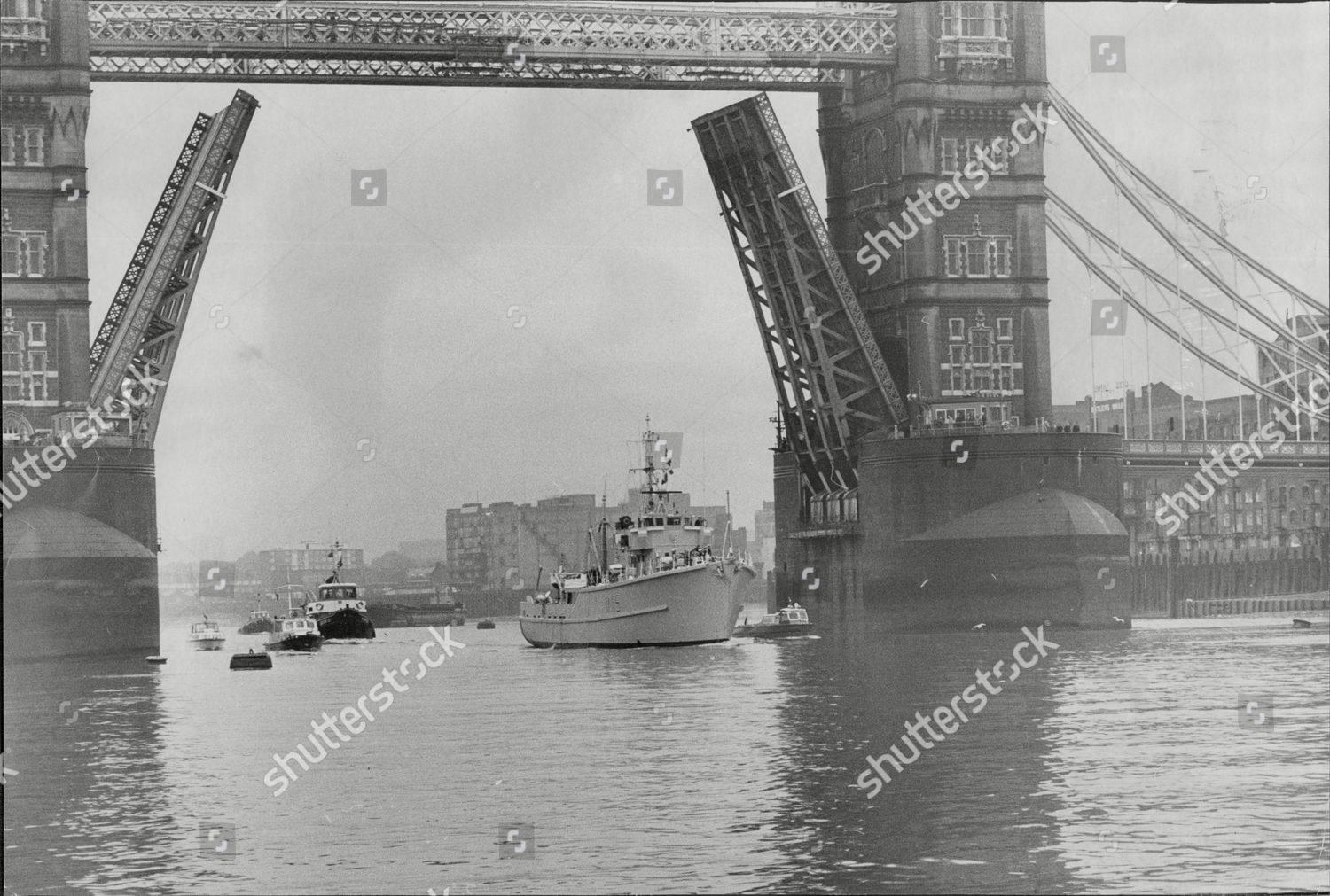 Hms Bronington Royal Navy Minesweeper Ship Seen Editorial Stock Photo Stock Image Shutterstock