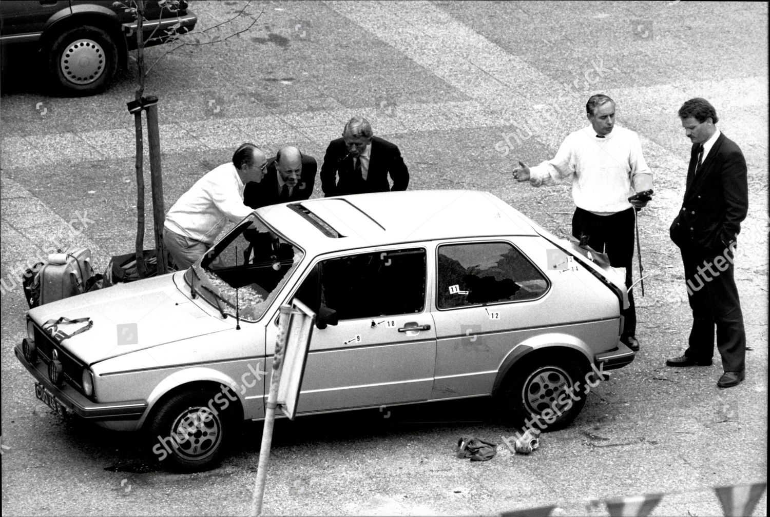 ira-shooting-at-roermont-in-holland-forensics-examine-the-vw-golf-in-which-serviceman-ian-shinner-was-killed-shutterstock-editorial-3027827a.jpg