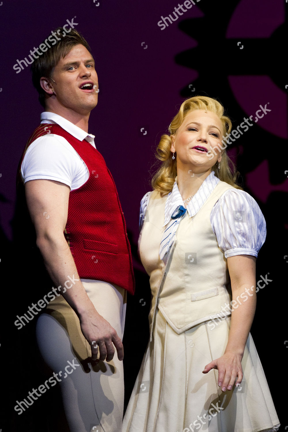 Steve Danielsen Fiyero Suzie Mathers Glinda Editorial Stock Photo ...