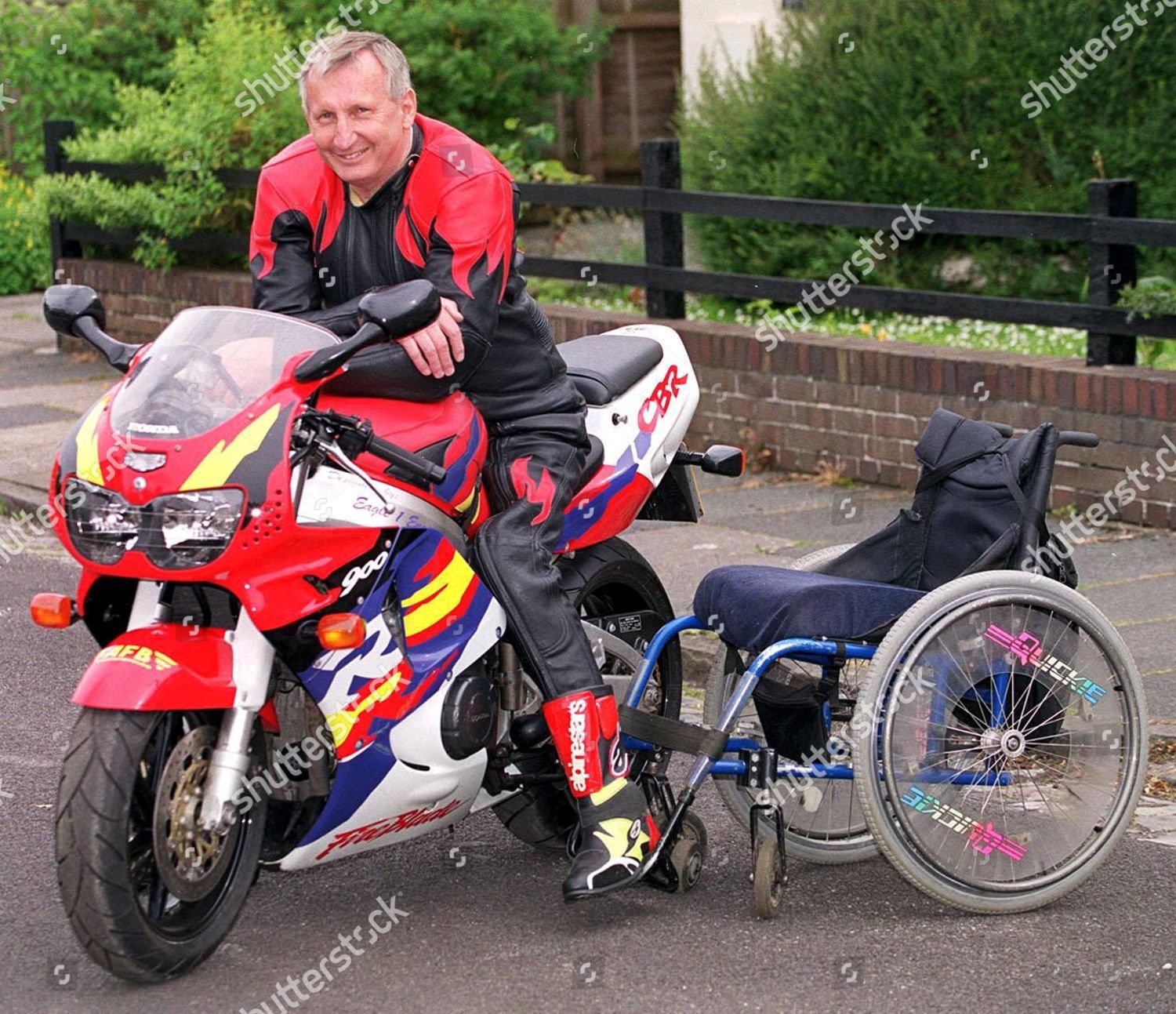 motorcycle with stabilisers