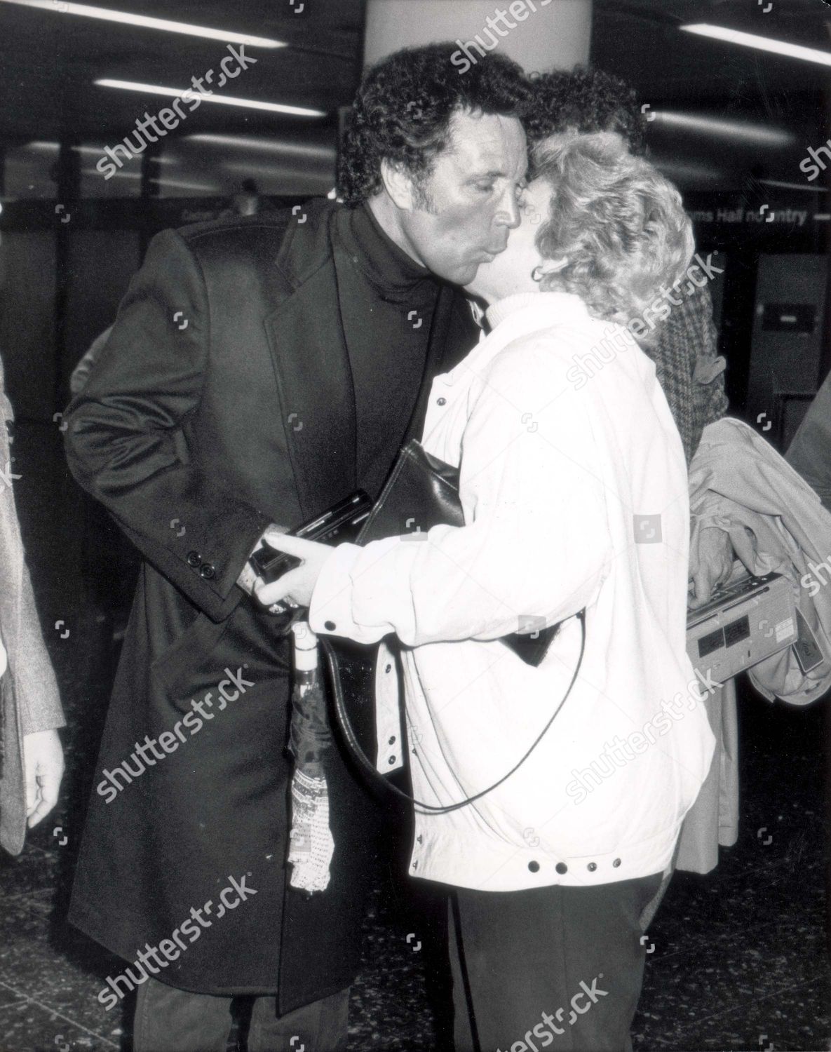 Sir Tom Jones Kb 0106 Arrives Gatwick Editorial Stock Photo Stock Image Shutterstock