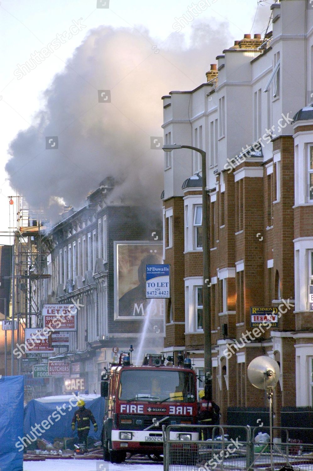 COUNT__ FIRE AT THE HOUSE INVOLVED IN ARMED SIEGE BY ELI HALL ON GRAHAM,  ROAD HACKNEY, LONDON, BRITAIN - 09 JAN 2003 Stock Pictures, Editorial  Images and Stock Photos