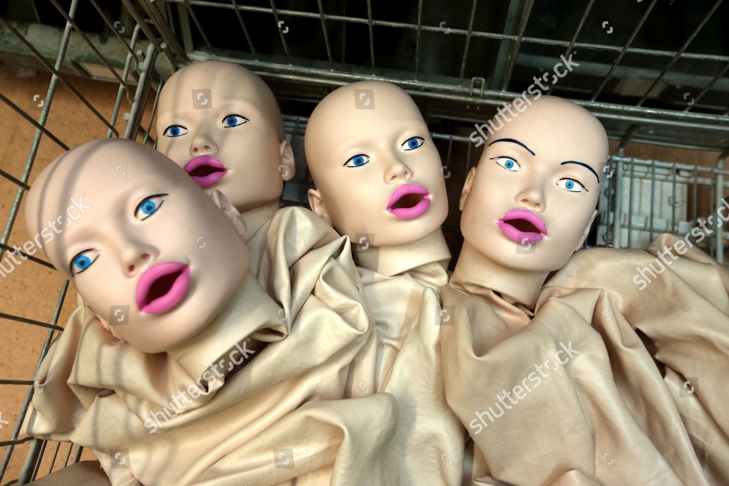 Inflatable Doll Being Made Redaktionelles Stockfoto Stockbild Shutterstock