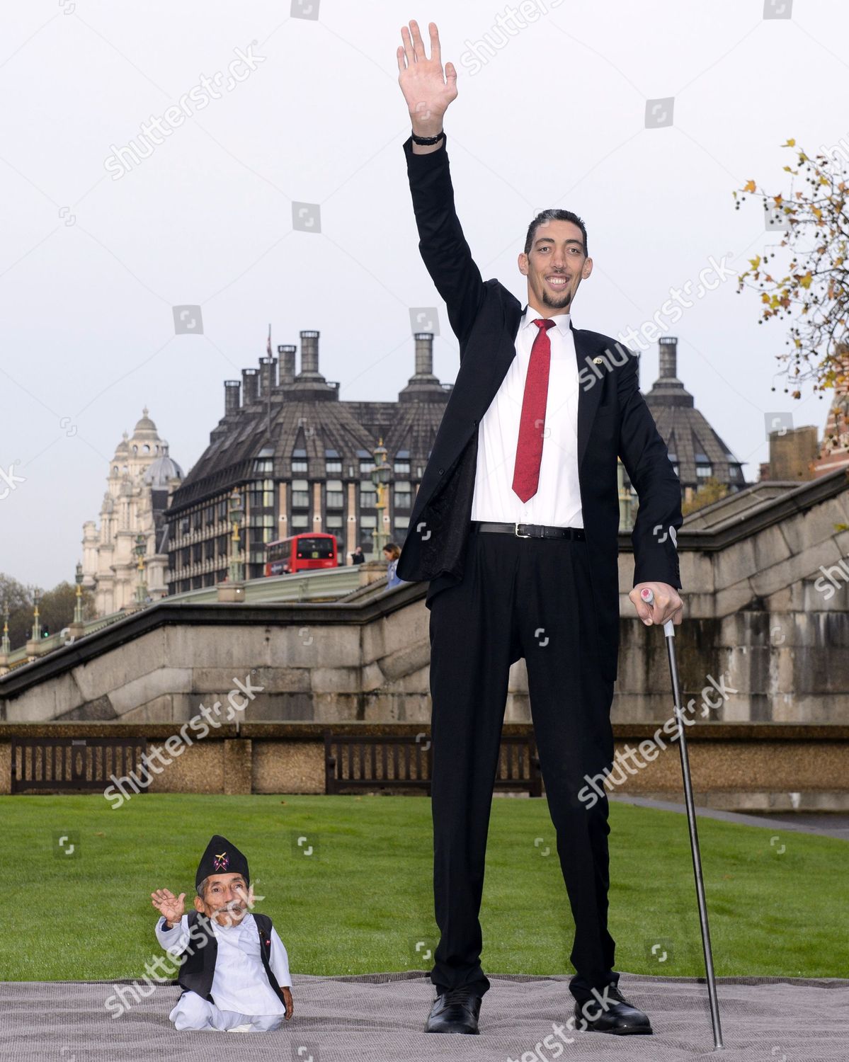 Worlds Tallest Man Sultan Kosen Meets Editorial Stock Photo - Stock ...