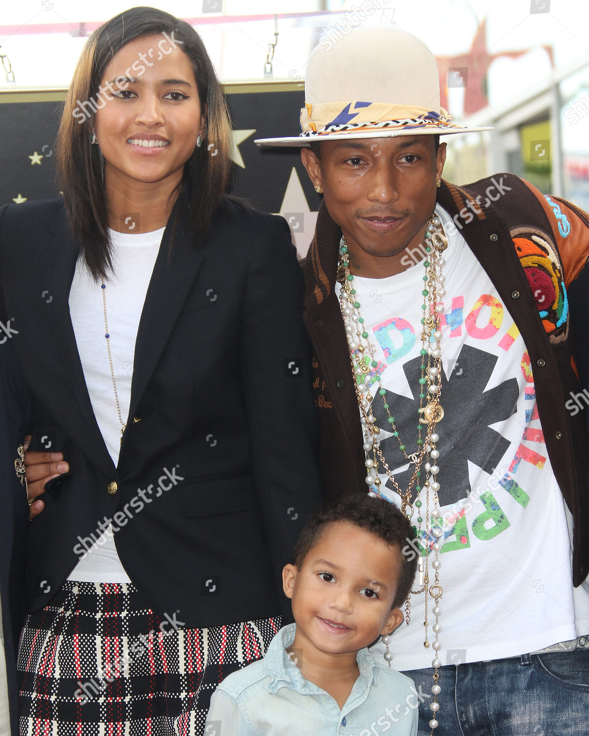 Pharrell Williams Wife Helen Lasichanh Son Rocket Redakcionnaya Stokovaya Fotografiya Stokovoe Izobrazhenie Shutterstock