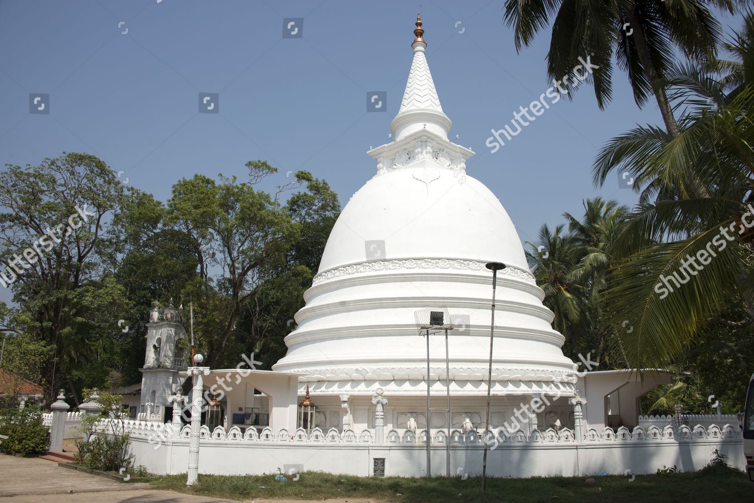 isipathanaramaya temple
