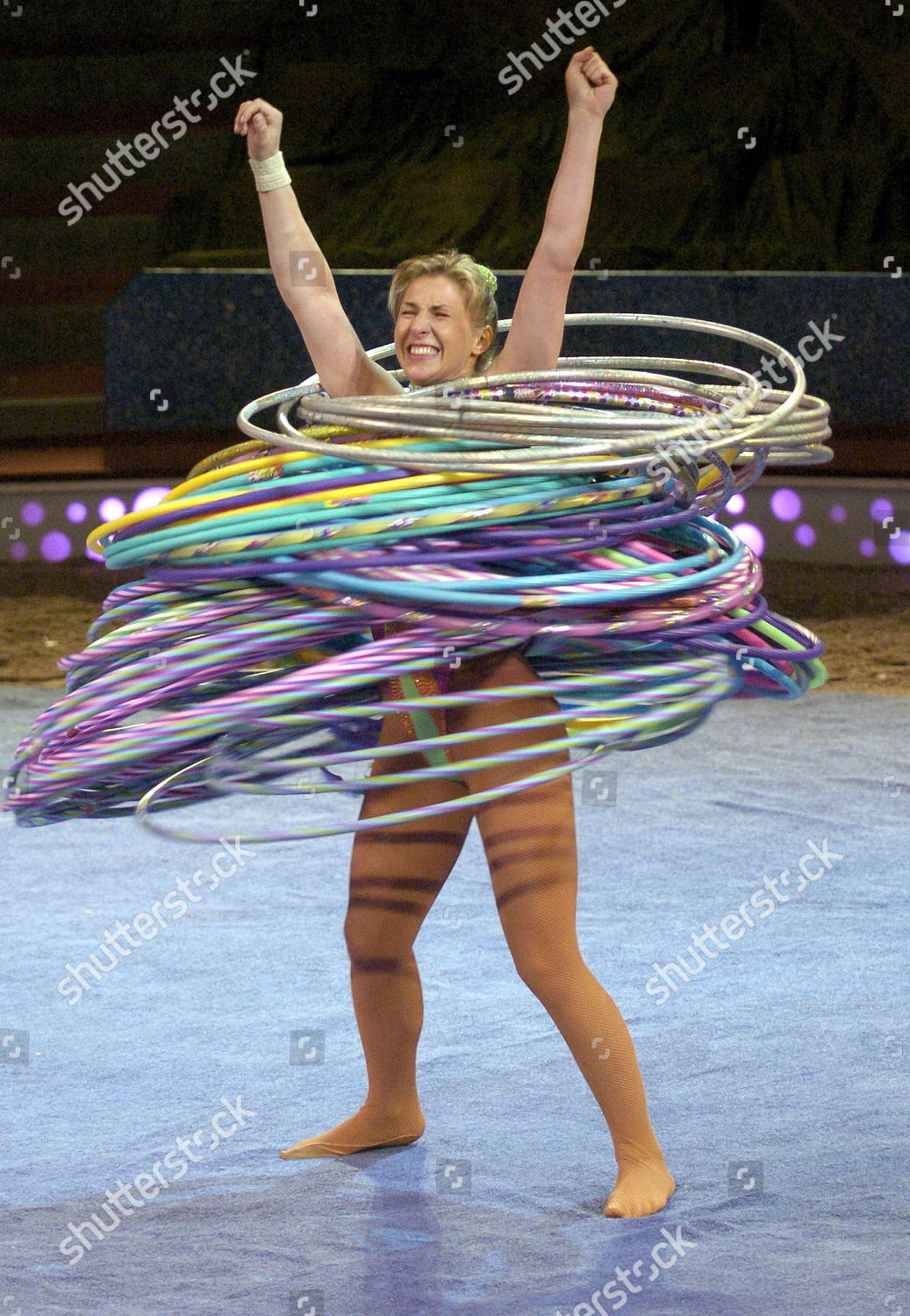 100 hula hoops