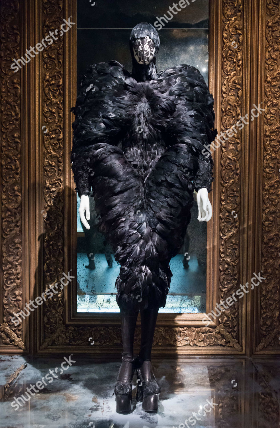 alexander mcqueen horn of plenty