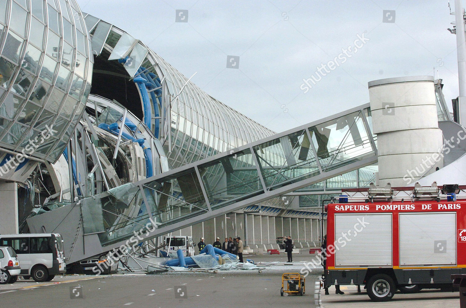 About the Charles-de-Gaulle Airport Terminal Collapse
