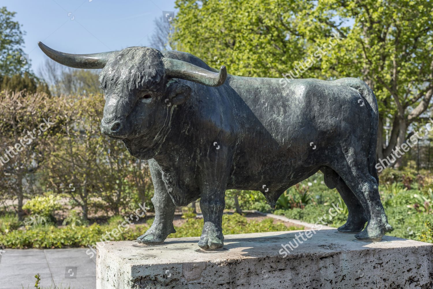 Bronze Sculpture Highland Bull By Heinrich Editorial Stock Photo ...