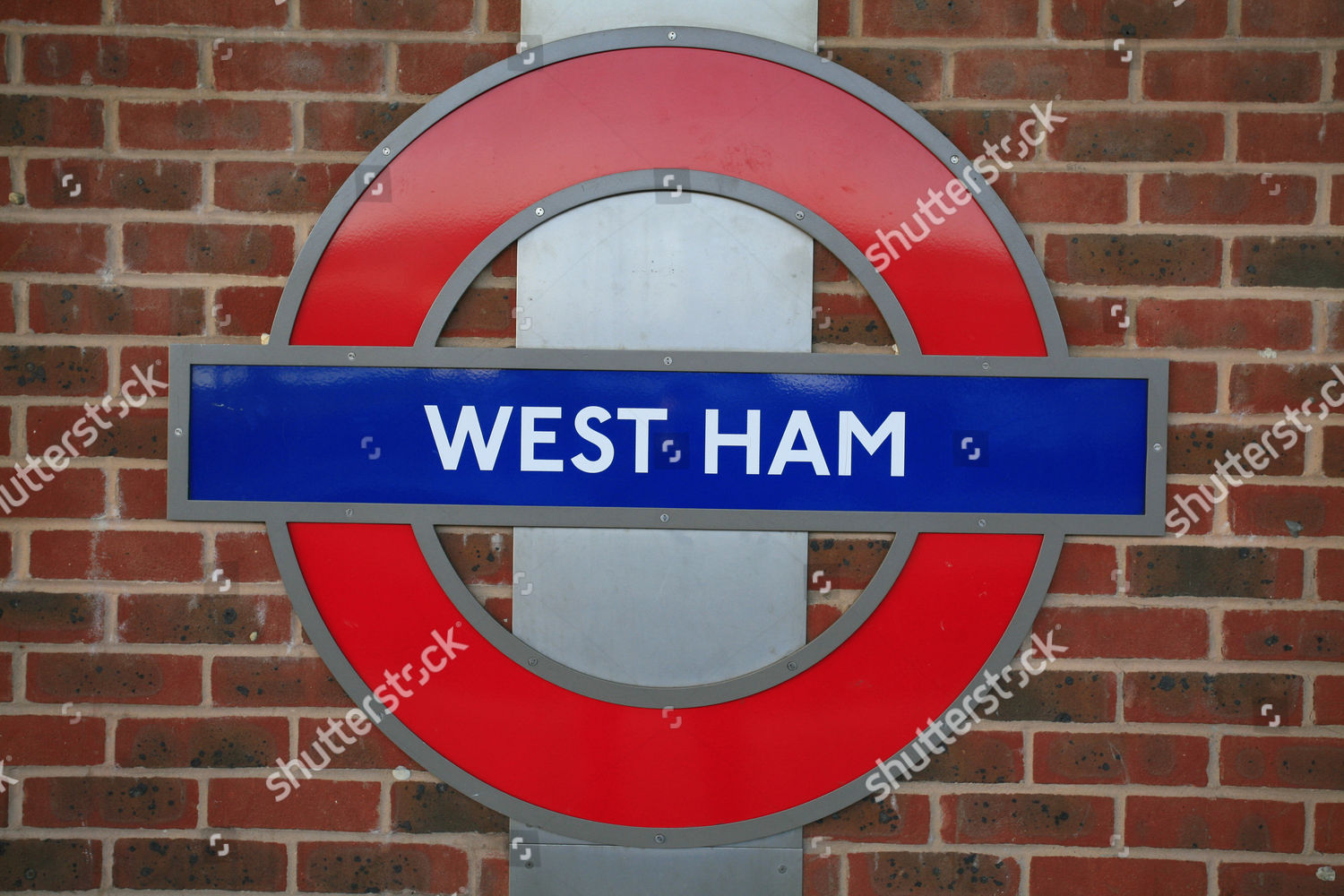 west-ham-tube-station-underground-logo-editorial-stock-photo-stock