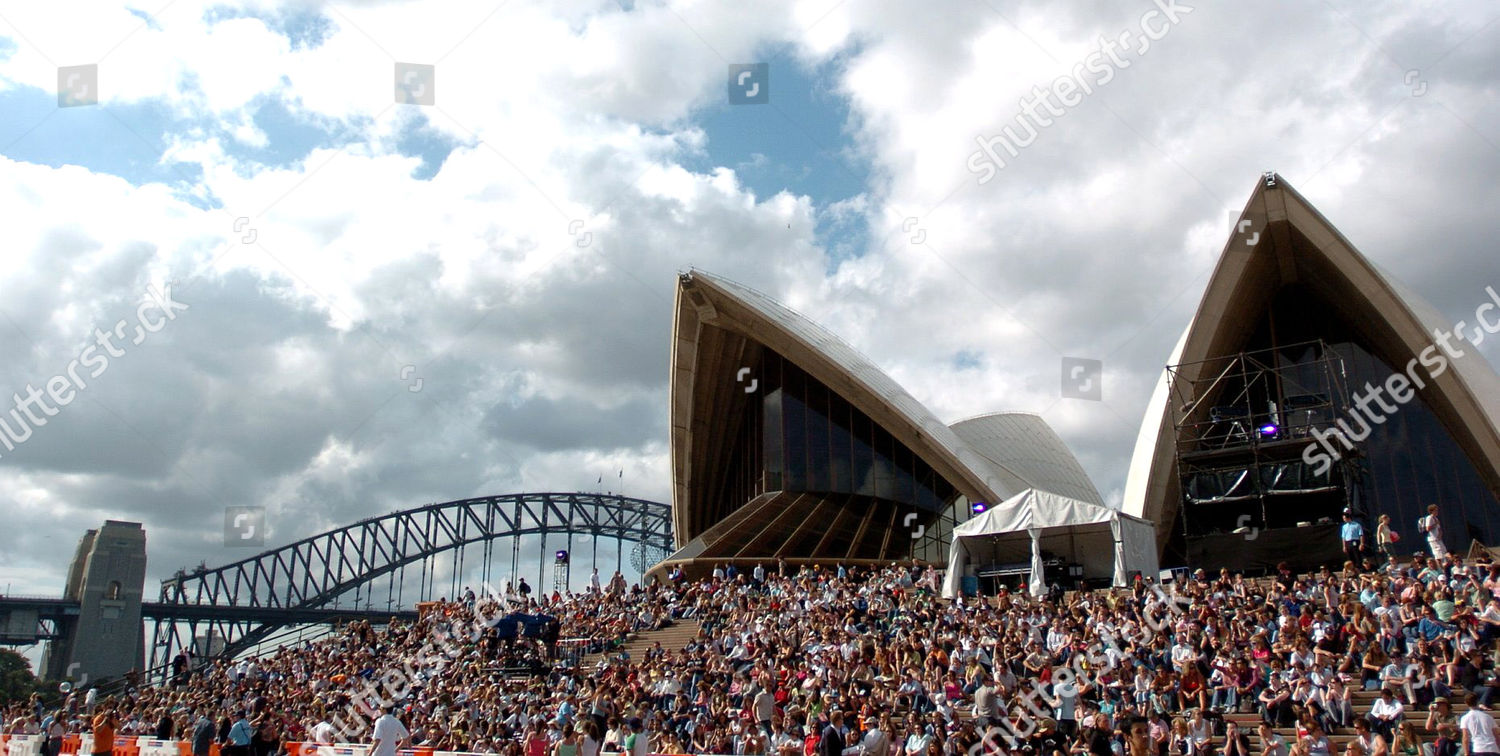 Crowds Sydney Opera House Editorial Stock Photo - Stock Image ...