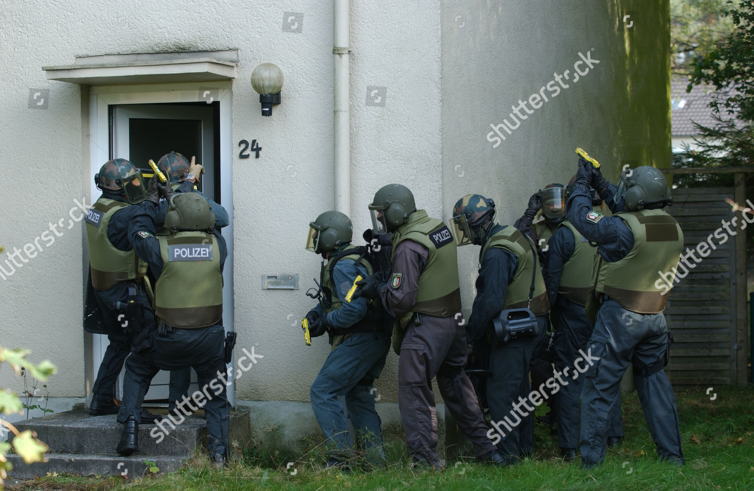 Deu Germany Police Swat Team Arresting Editorial Stock Photo - Stock ...