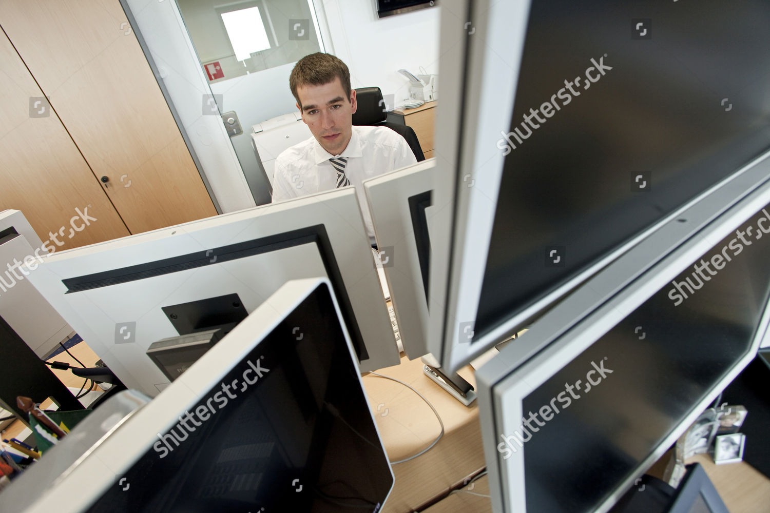 trading-room-european-energy-exchange-eex-editorial-stock-photo-stock