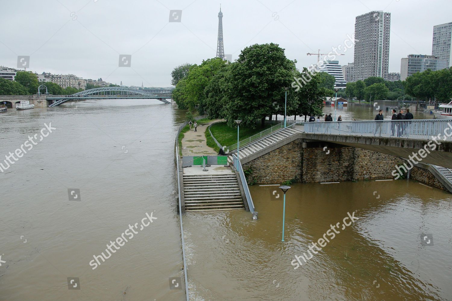 seine river cruise water levels